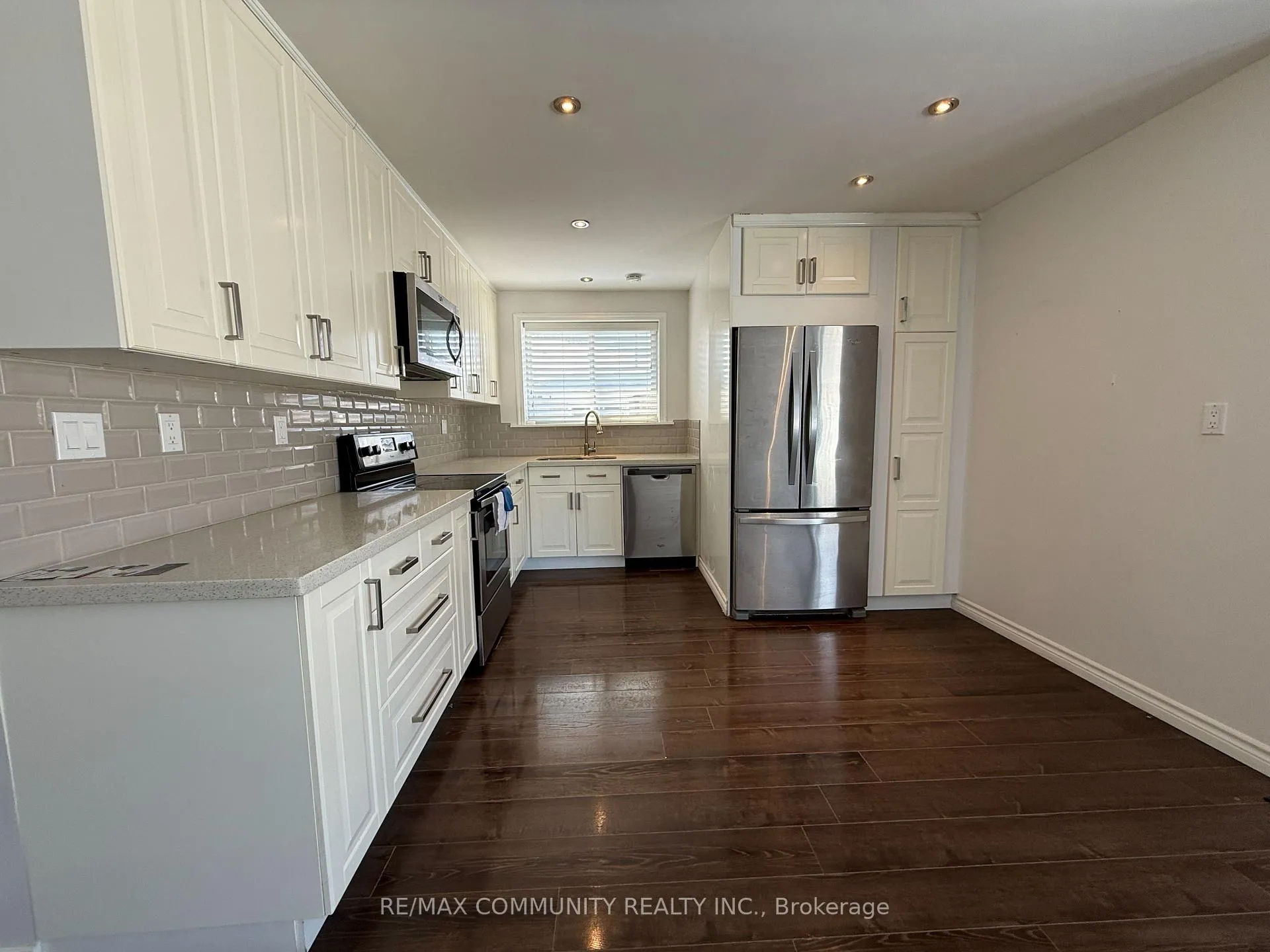Photo 8 of Unit Main, 47 Davis Road, Aurora, Aurora Highlands — HOMEH