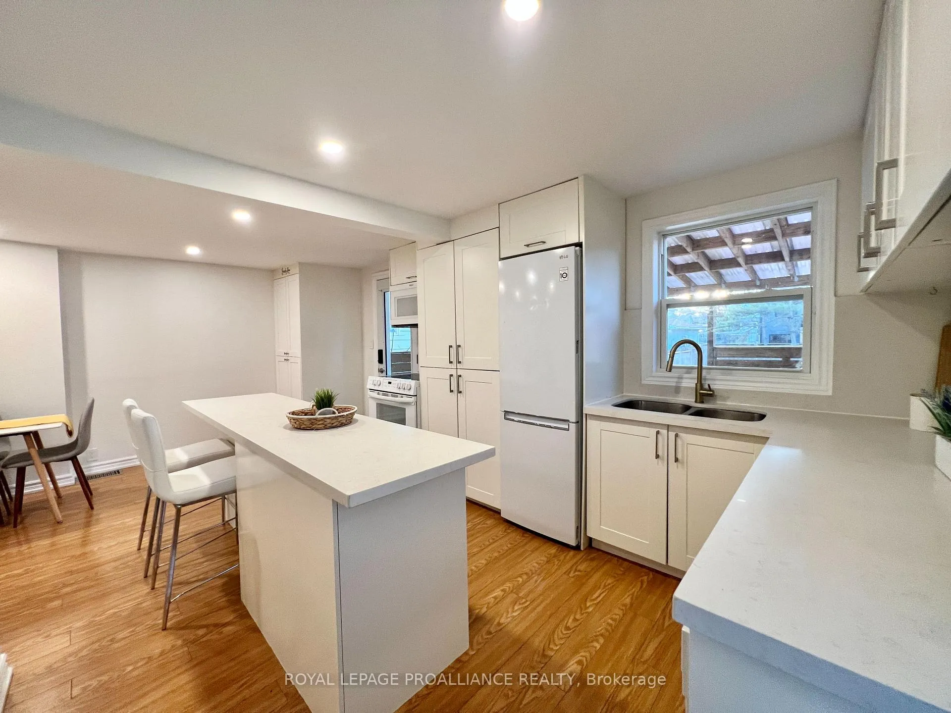 Photo 7 of 248 Dufferin Avenue, Quinte West, Trenton Ward — HOMEH