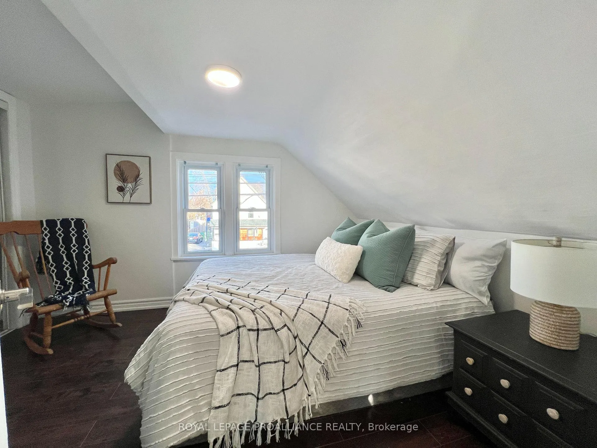 Photo 11 of 248 Dufferin Avenue, Quinte West, Trenton Ward — HOMEH