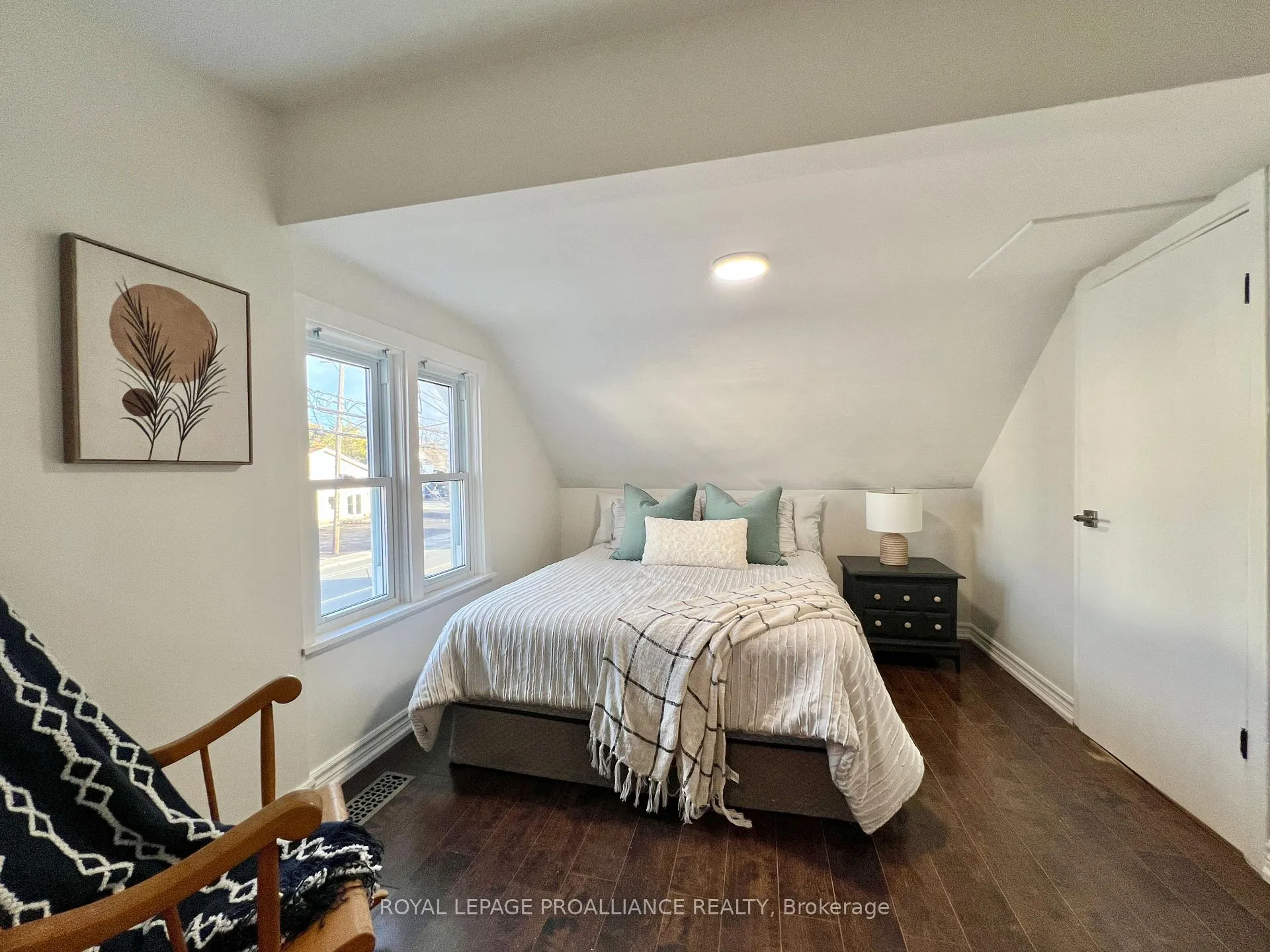 Photo 12 of 248 Dufferin Avenue, Quinte West, Trenton Ward — HOMEH