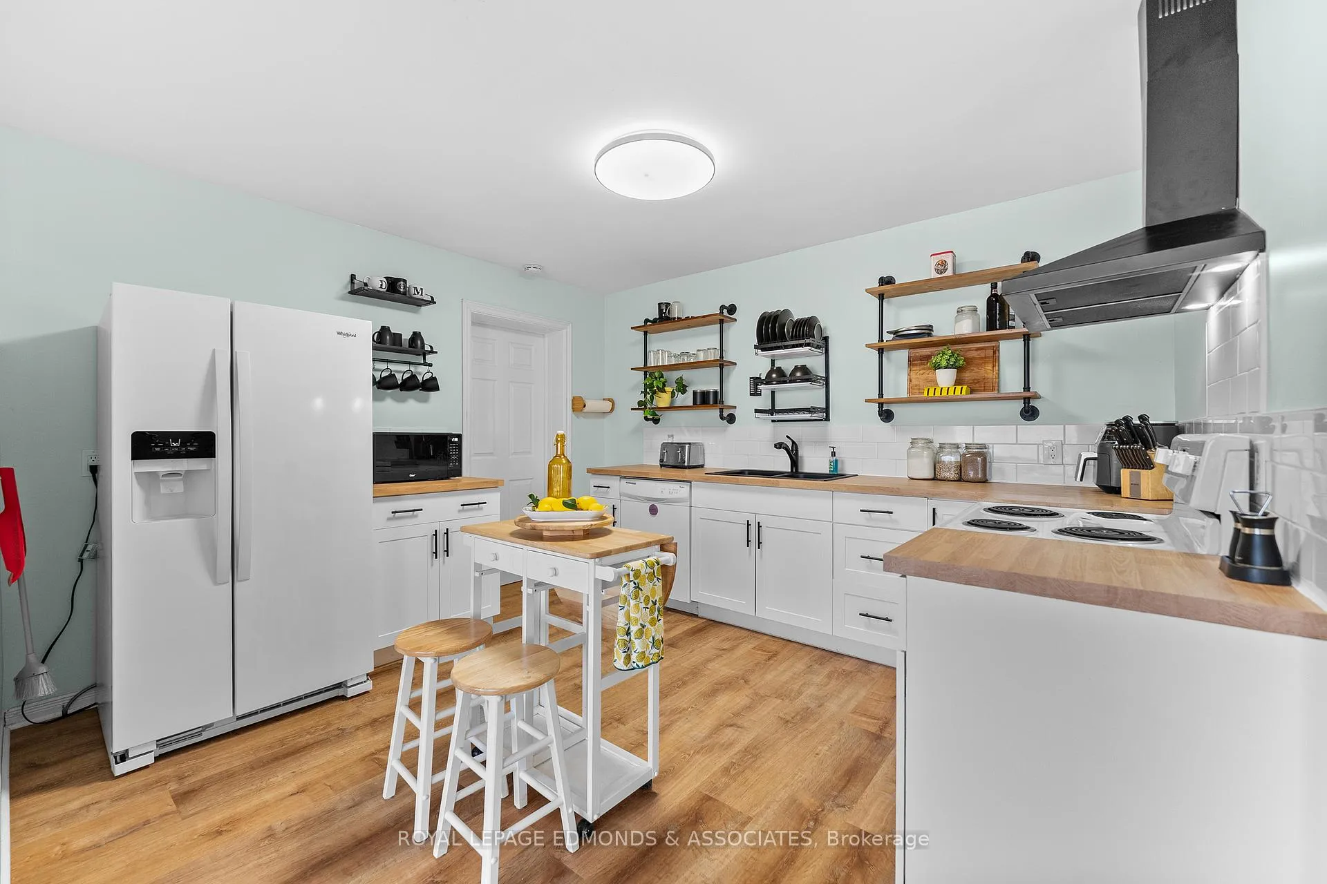 Photo 10 of 184 Riverside Drive, Pembroke — HOMEH