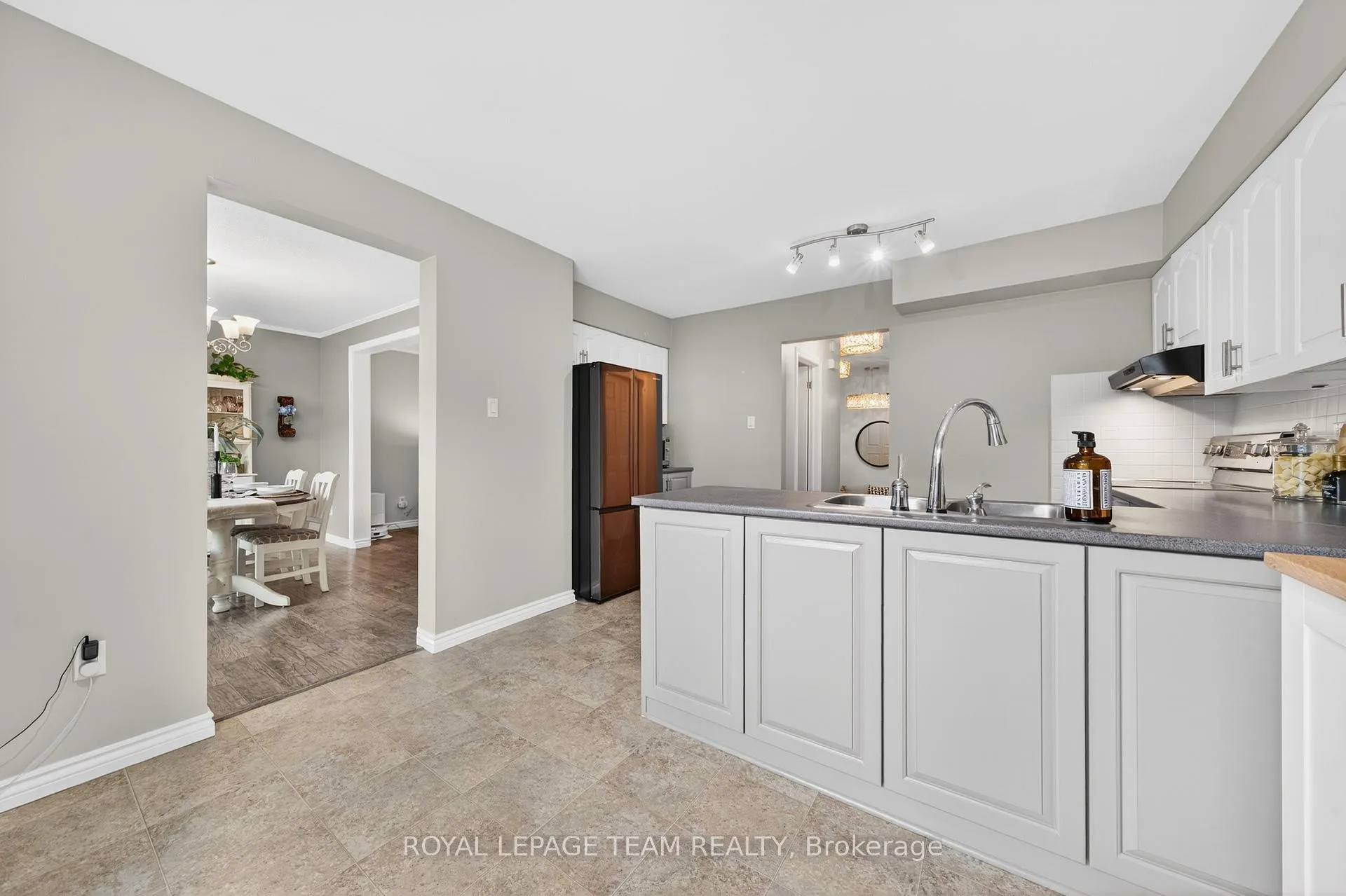 Photo 14 of 23 Inwood Drive, Ottawa, Kanata - Bridlewood — HOMEH
