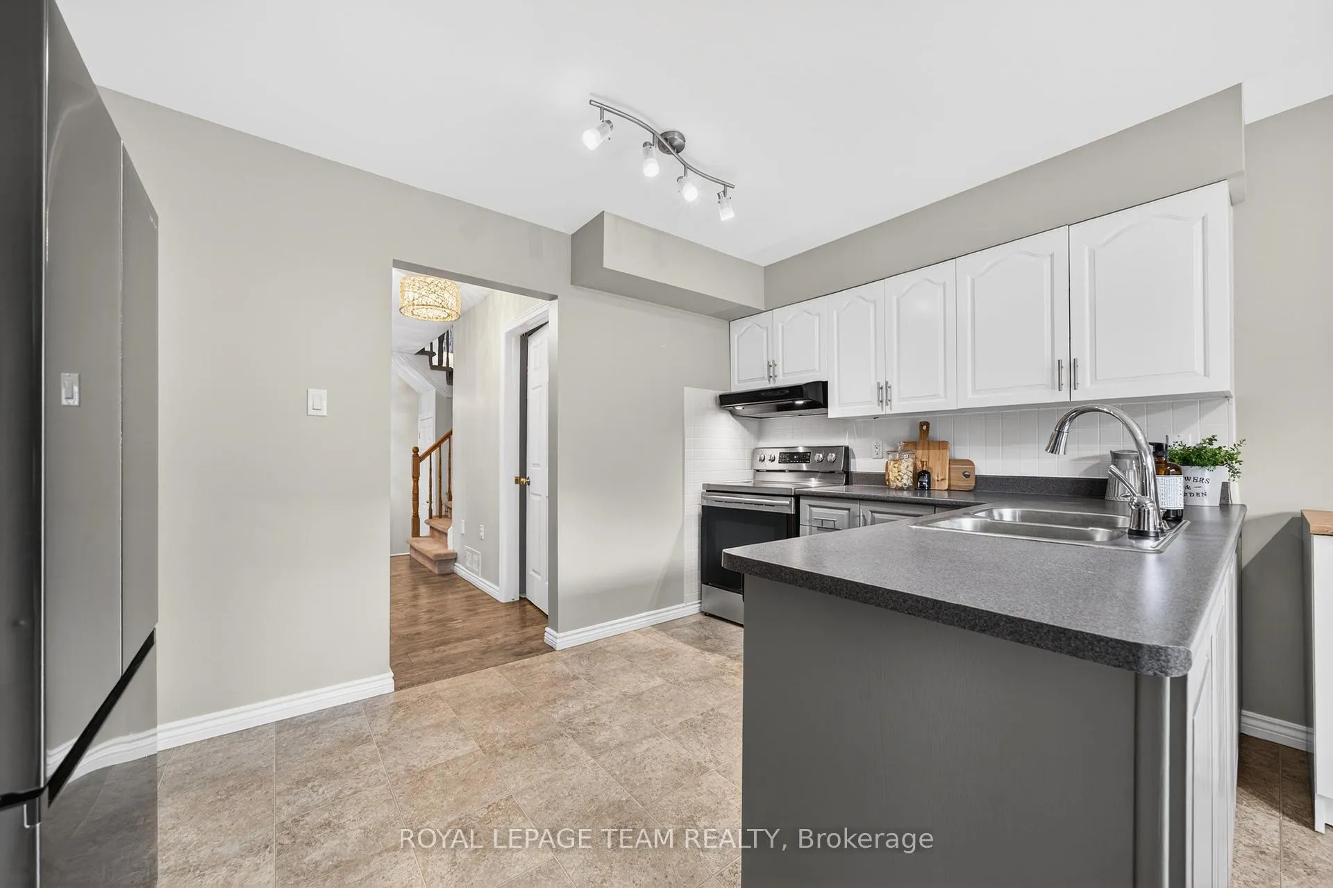 Photo 15 of 23 Inwood Drive, Ottawa, Kanata - Bridlewood — HOMEH