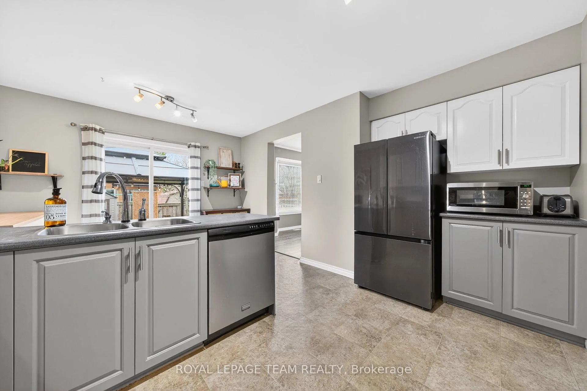 Photo 19 of 23 Inwood Drive, Ottawa, Kanata - Bridlewood — HOMEH