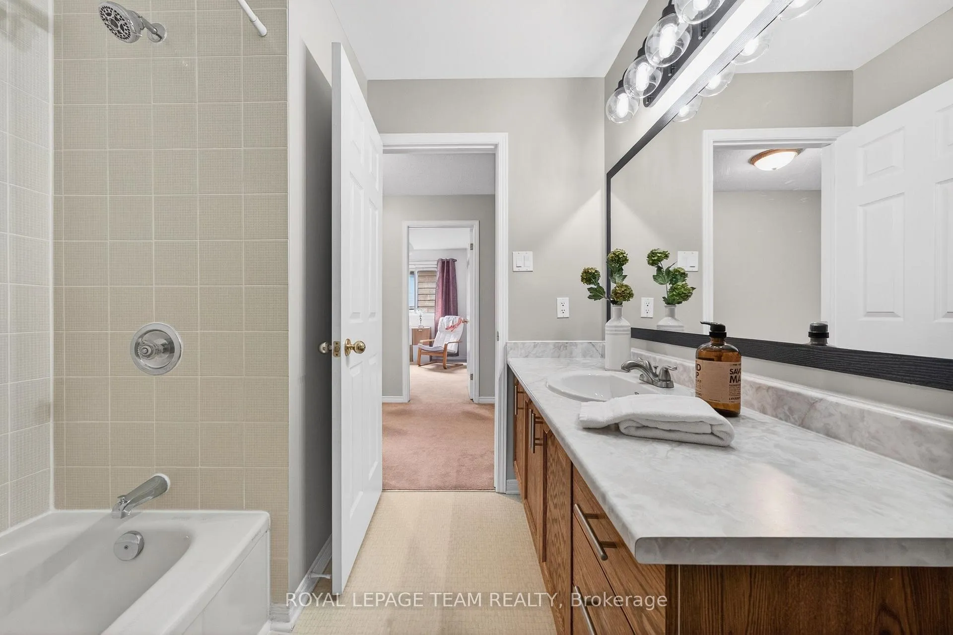 Photo 38 of 23 Inwood Drive, Ottawa, Kanata - Bridlewood — HOMEH