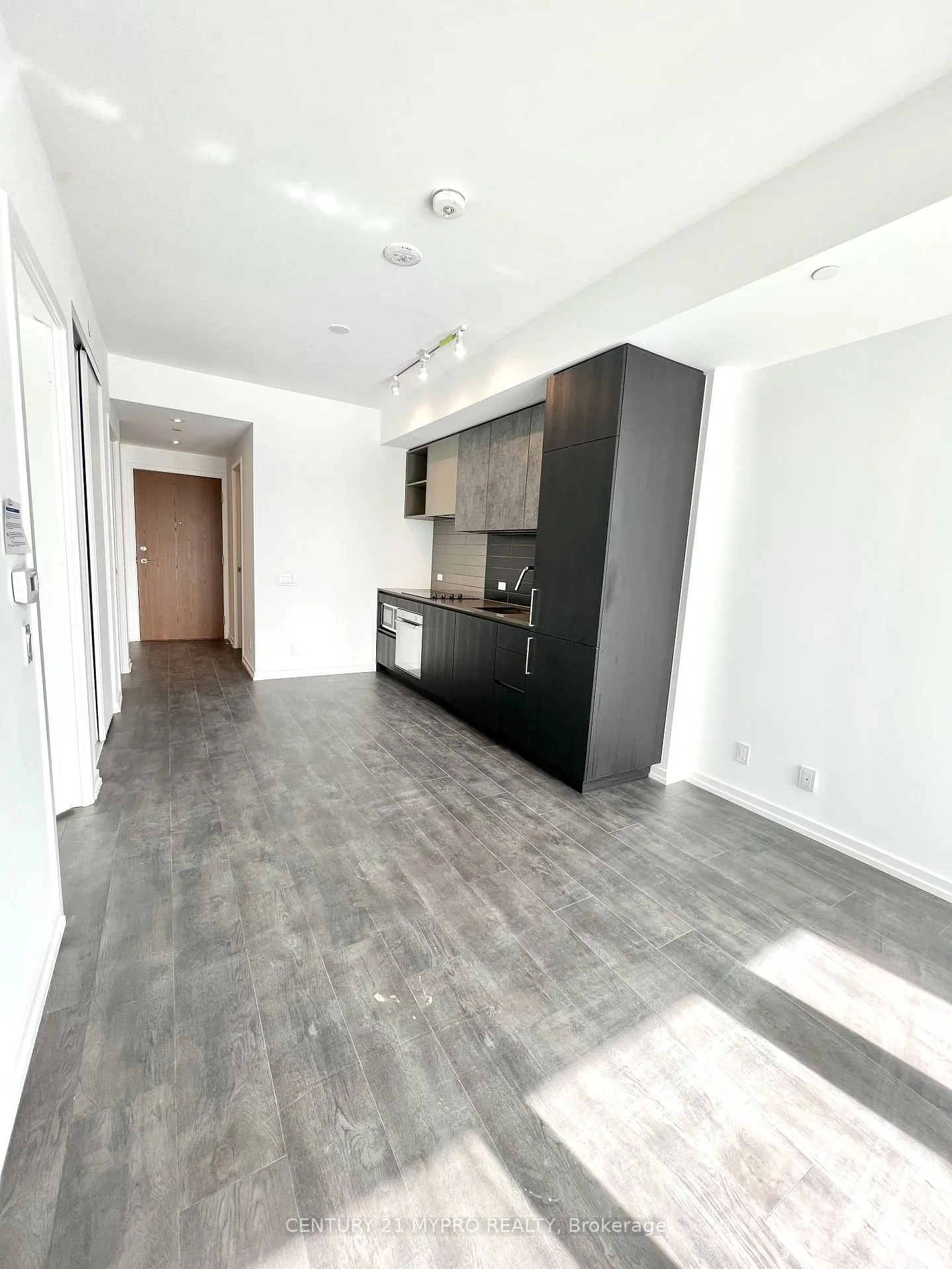 Photo 4 of Unit 908, 1000 Portage Parkway, Vaughan, Vaughan Corporate Centre — HOMEH