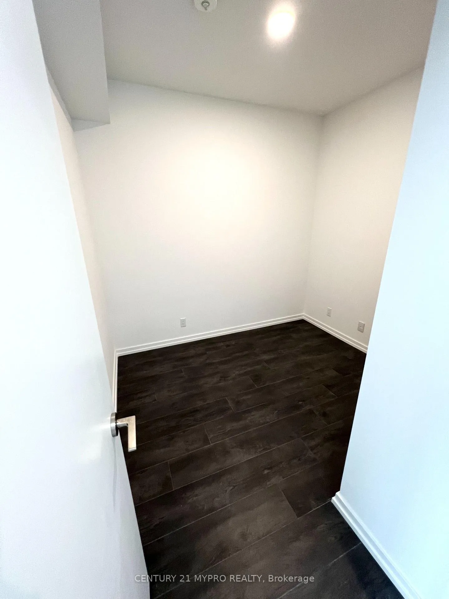 Photo 6 of Unit 908, 1000 Portage Parkway, Vaughan, Vaughan Corporate Centre — HOMEH