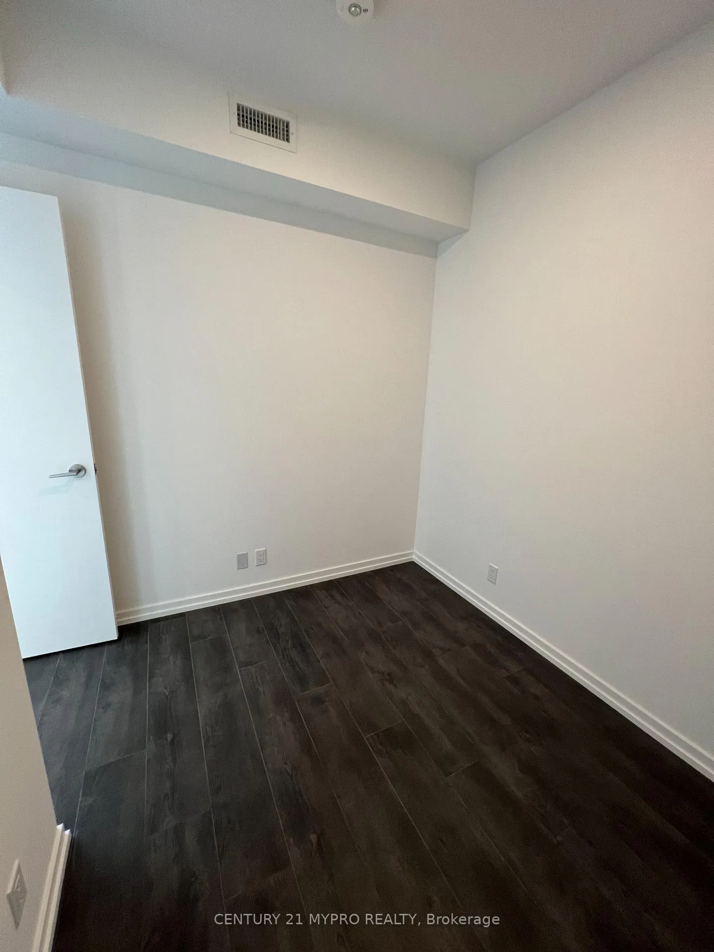 Photo 9 of Unit 908, 1000 Portage Parkway, Vaughan, Vaughan Corporate Centre — HOMEH