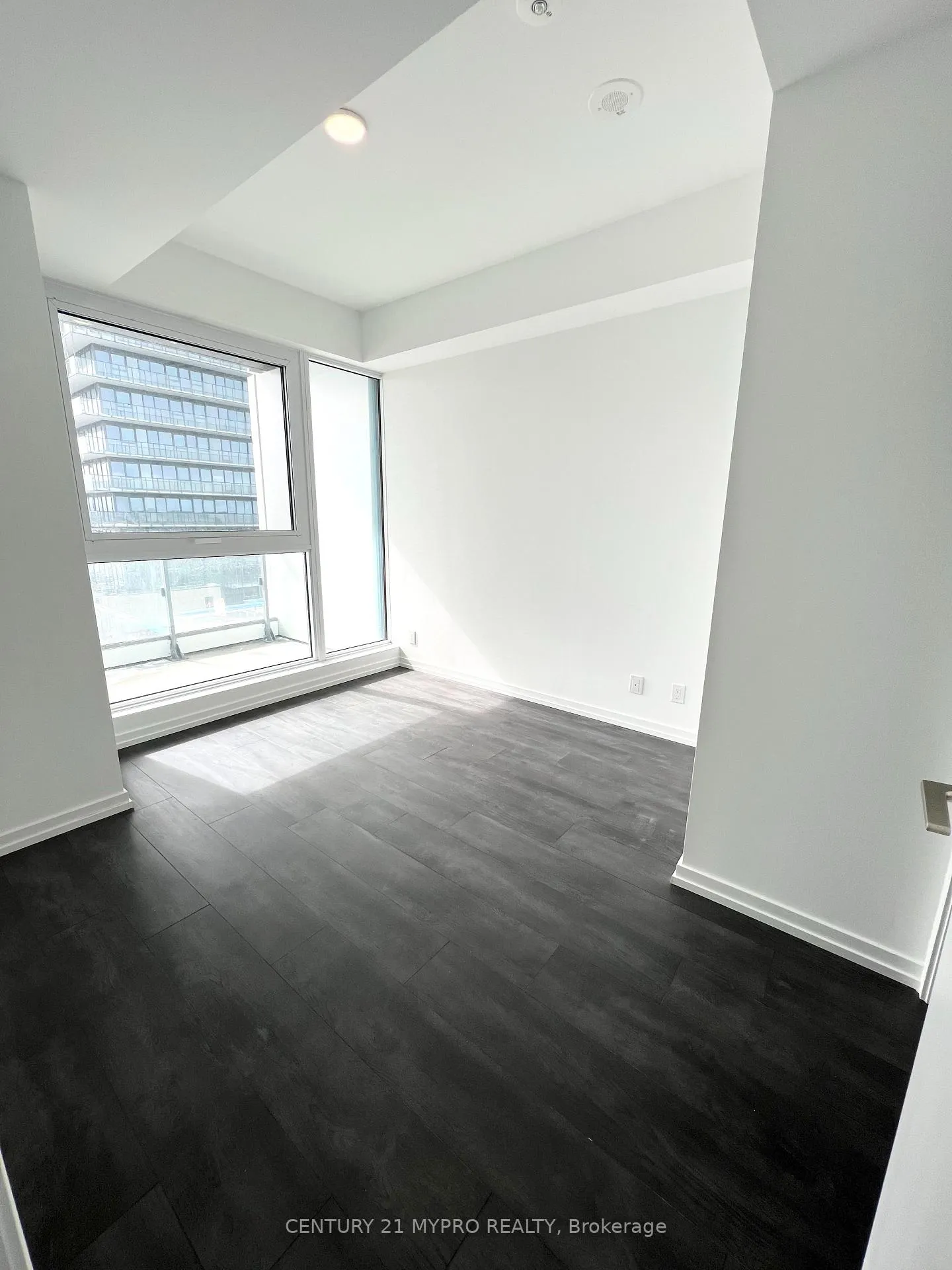 Photo 10 of Unit 908, 1000 Portage Parkway, Vaughan, Vaughan Corporate Centre — HOMEH
