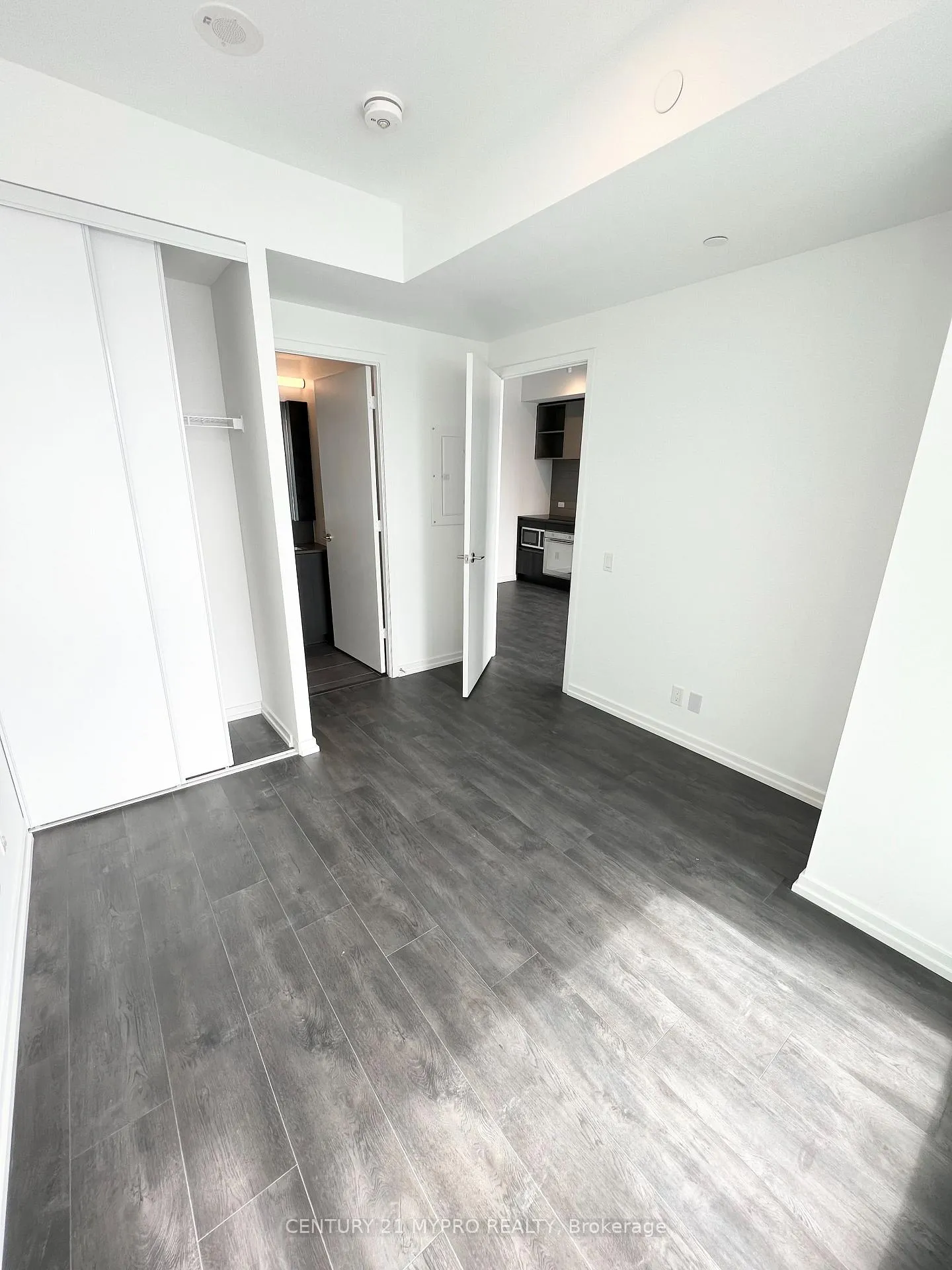 Photo 11 of Unit 908, 1000 Portage Parkway, Vaughan, Vaughan Corporate Centre — HOMEH