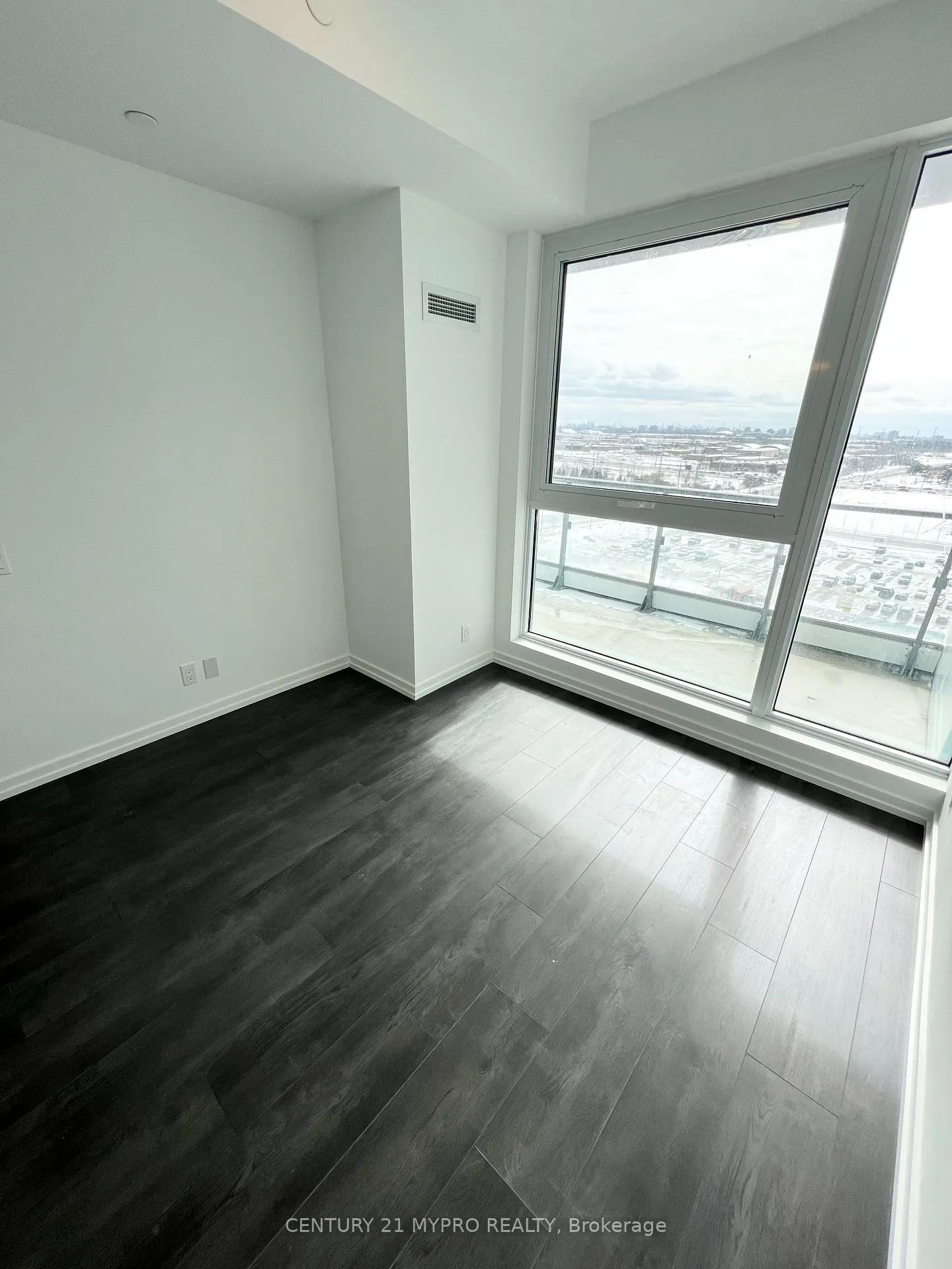Photo 12 of Unit 908, 1000 Portage Parkway, Vaughan, Vaughan Corporate Centre — HOMEH