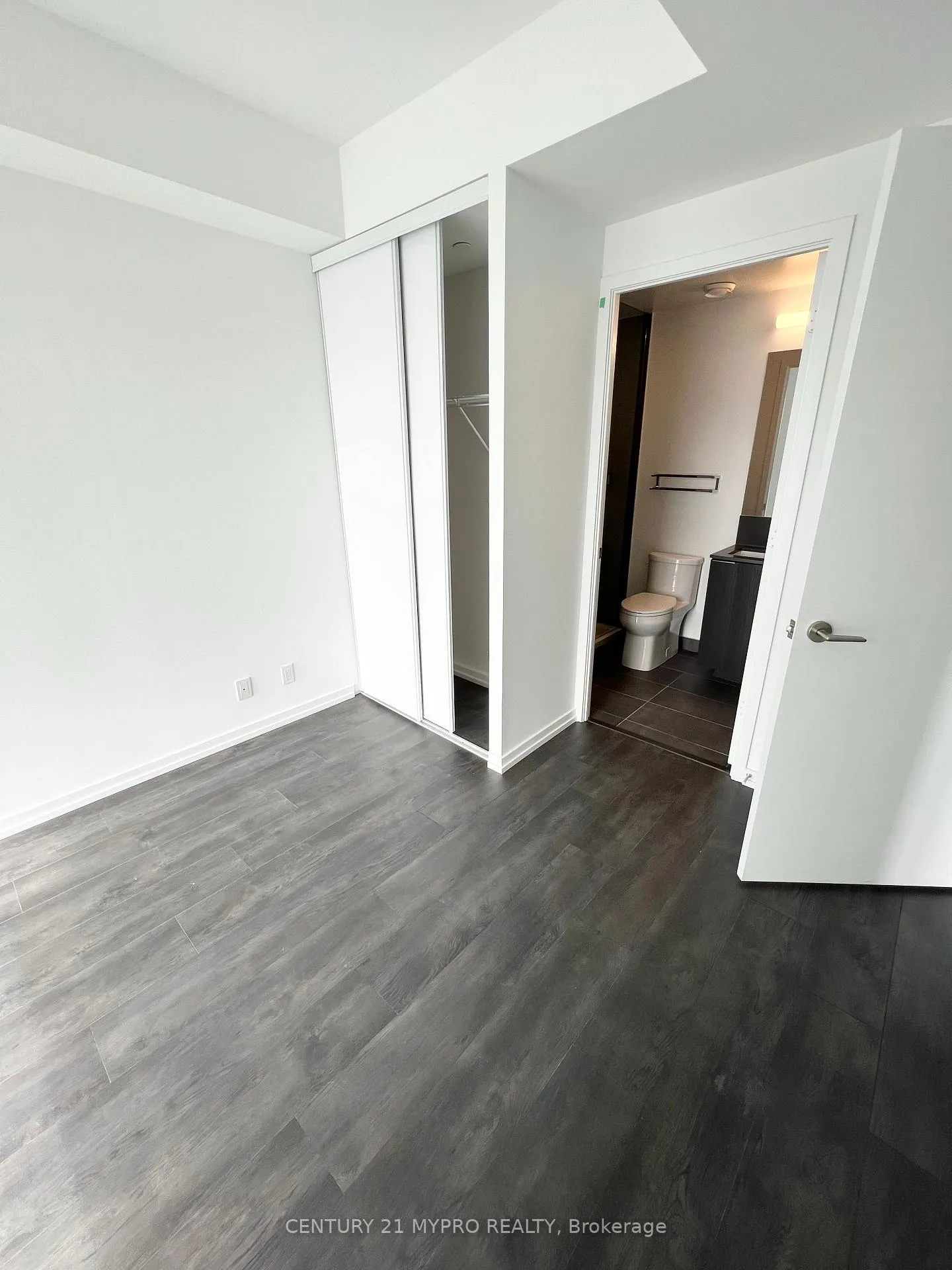 Photo 13 of Unit 908, 1000 Portage Parkway, Vaughan, Vaughan Corporate Centre — HOMEH