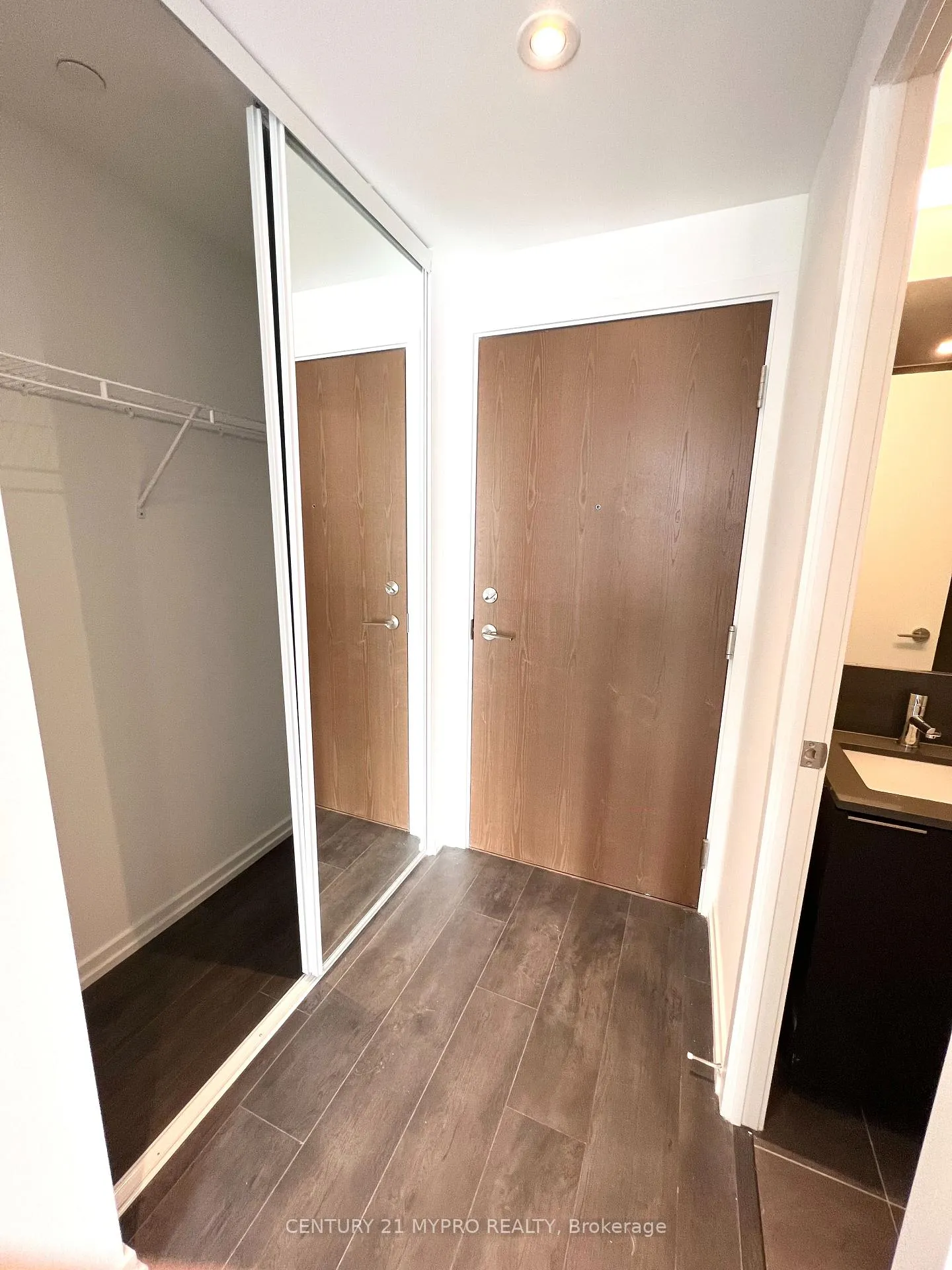 Photo 14 of Unit 908, 1000 Portage Parkway, Vaughan, Vaughan Corporate Centre — HOMEH