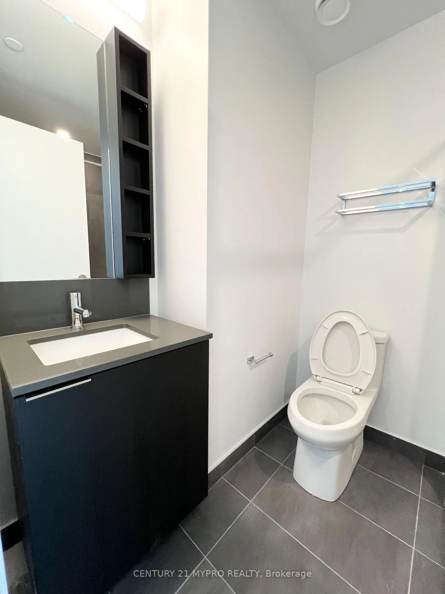 Photo 15 of Unit 908, 1000 Portage Parkway, Vaughan, Vaughan Corporate Centre — HOMEH