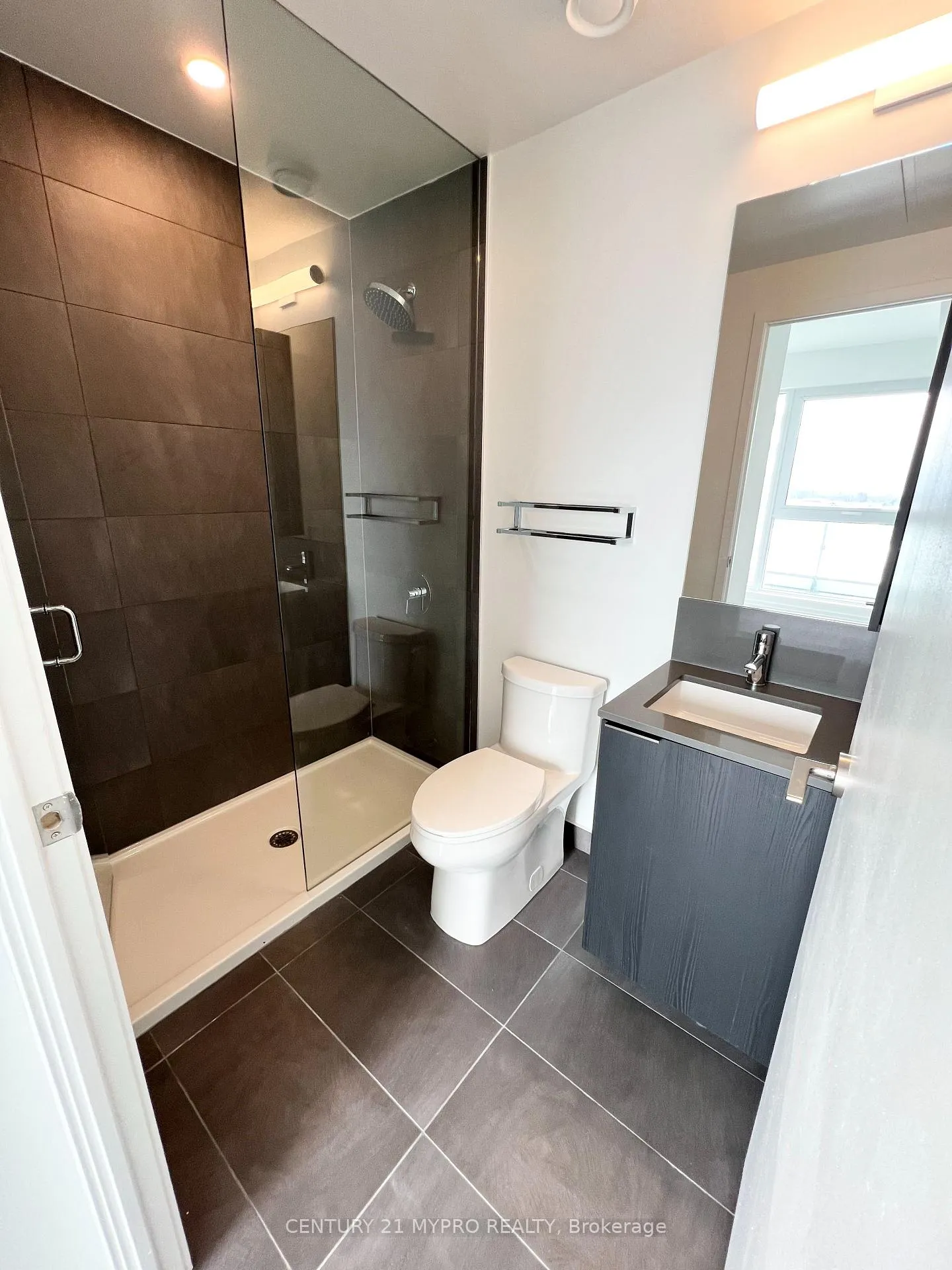 Photo 16 of Unit 908, 1000 Portage Parkway, Vaughan, Vaughan Corporate Centre — HOMEH