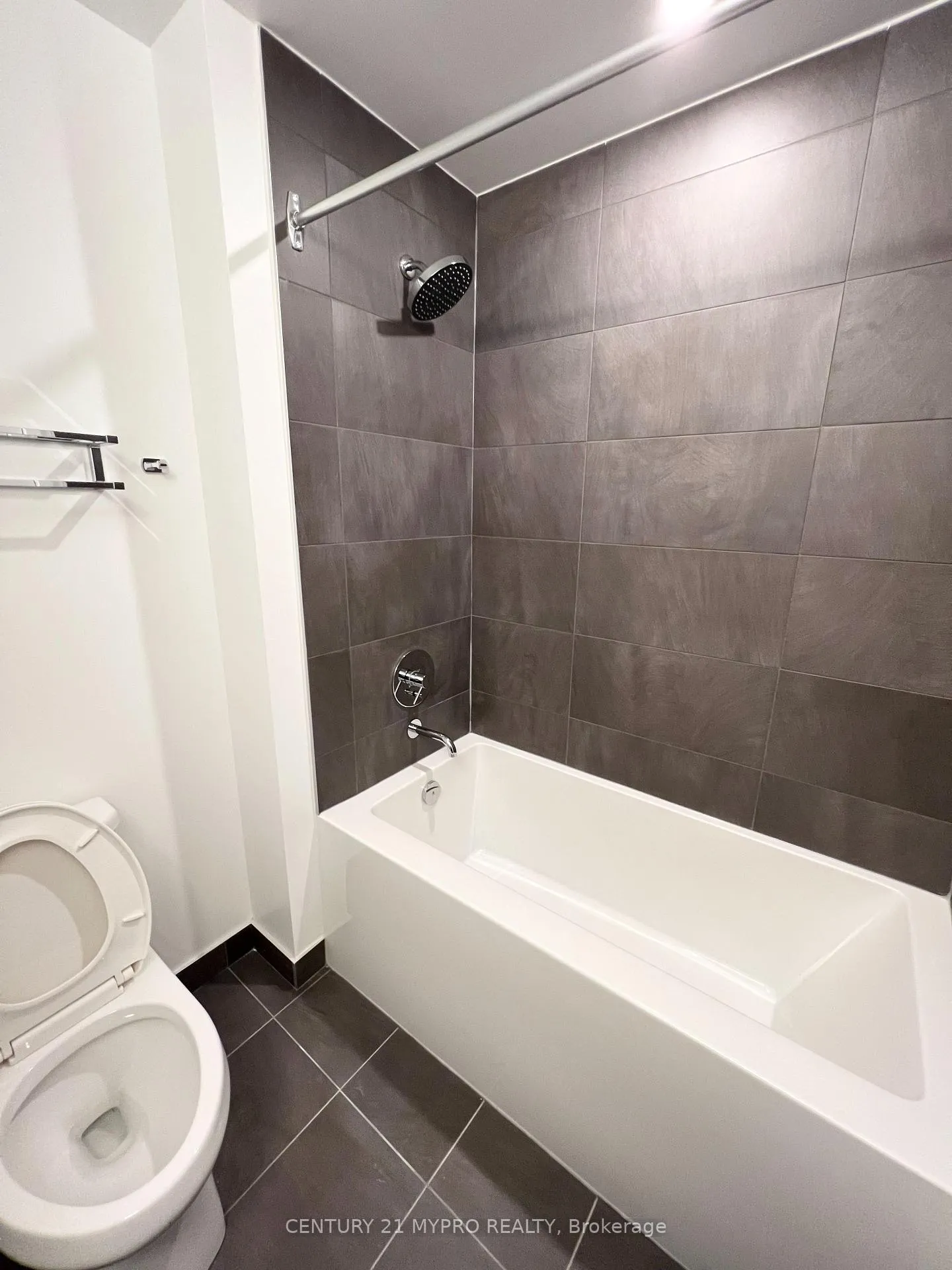 Photo 17 of Unit 908, 1000 Portage Parkway, Vaughan, Vaughan Corporate Centre — HOMEH