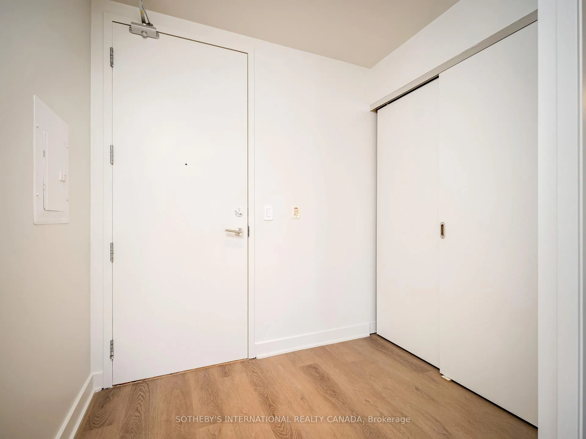 Photo 5 of Unit 605, 60 Bathurst Street, Toronto, Niagara — HOMEH