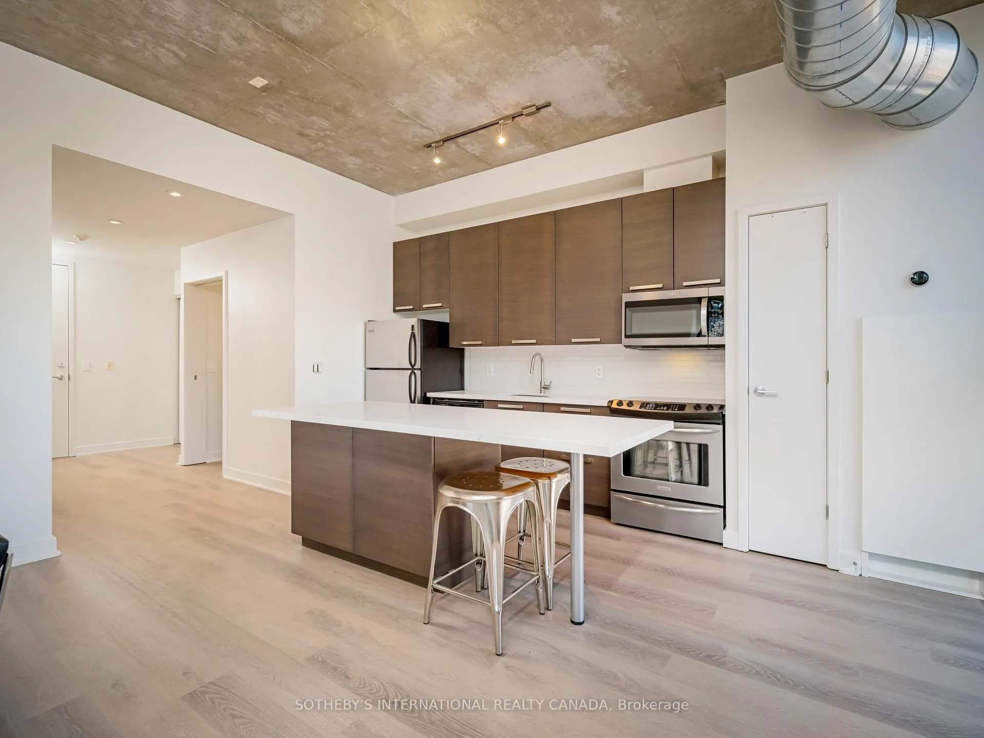 Photo 8 of Unit 605, 60 Bathurst Street, Toronto, Niagara — HOMEH