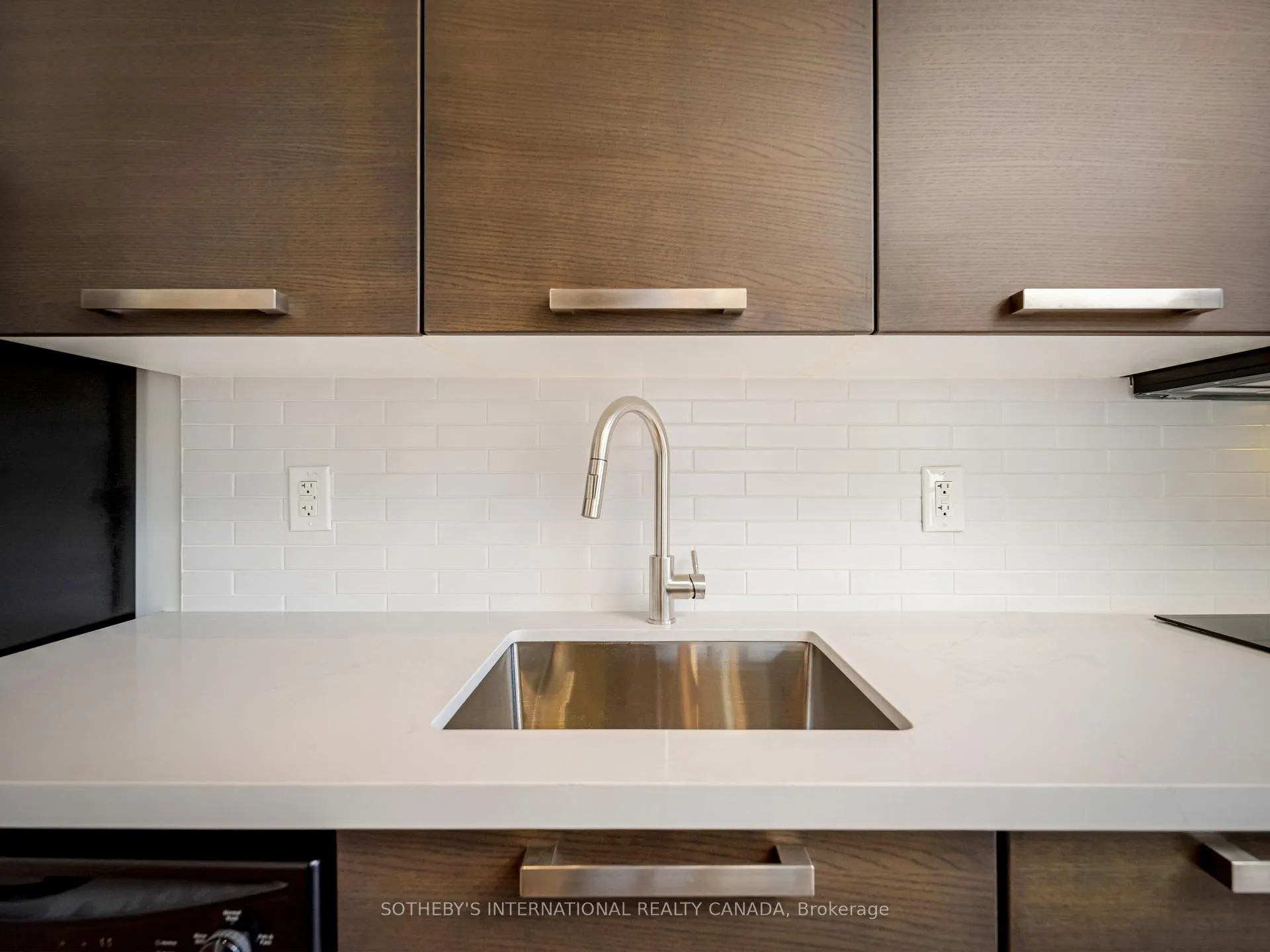 Photo 12 of Unit 605, 60 Bathurst Street, Toronto, Niagara — HOMEH