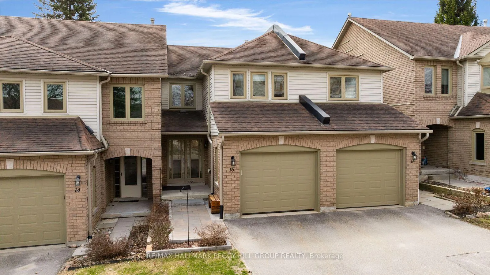 Front of Unit 15, 492 Laclie Street