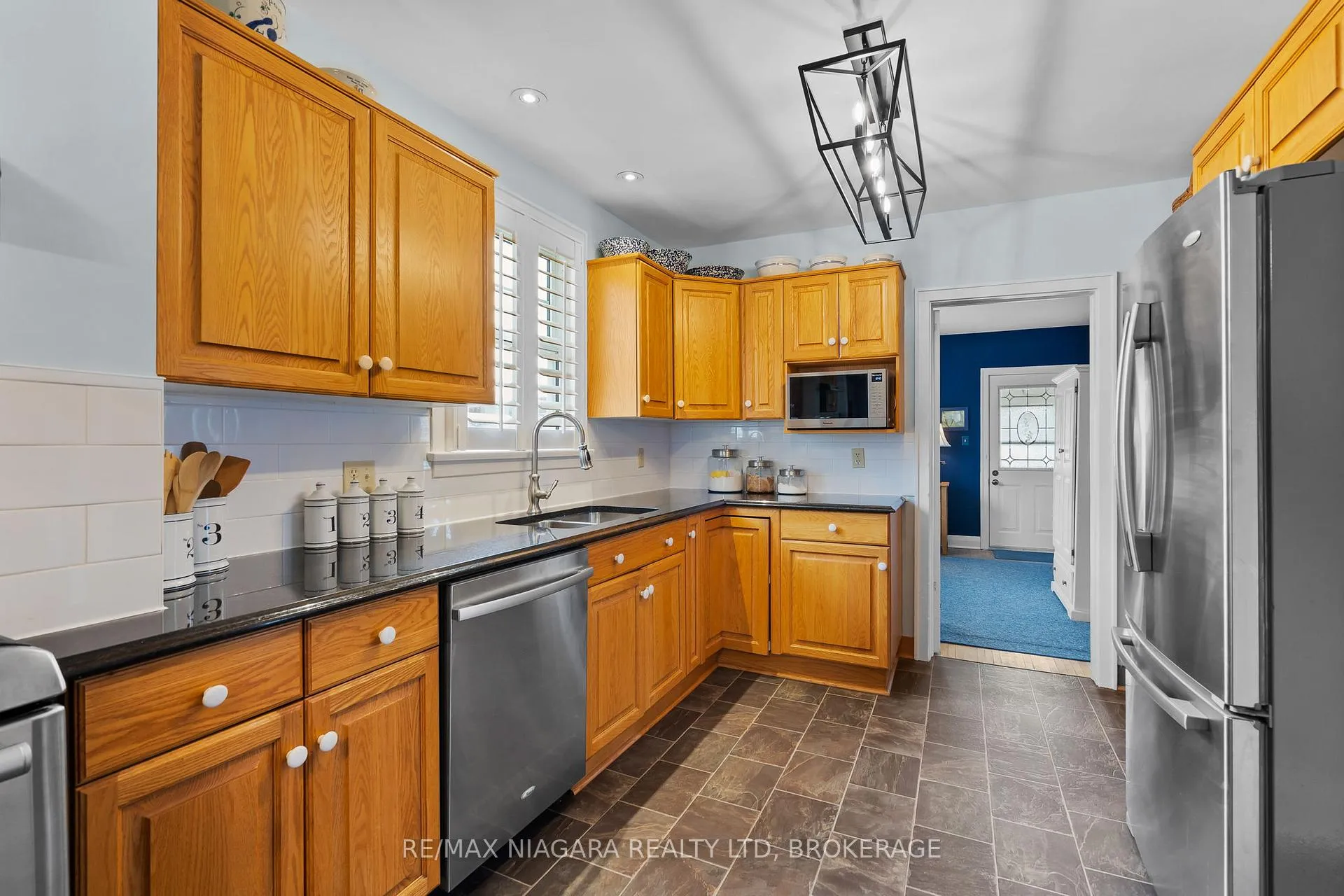 Photo 12 of 294 Stanley Street, Port Colborne, Sugarloaf — HOMEH