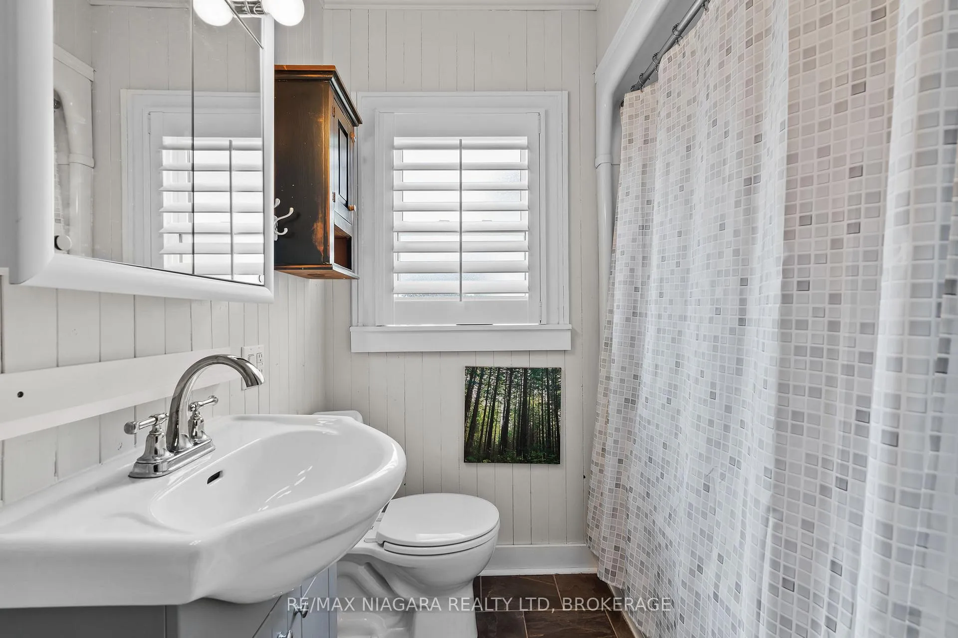 Photo 16 of 294 Stanley Street, Port Colborne, Sugarloaf — HOMEH