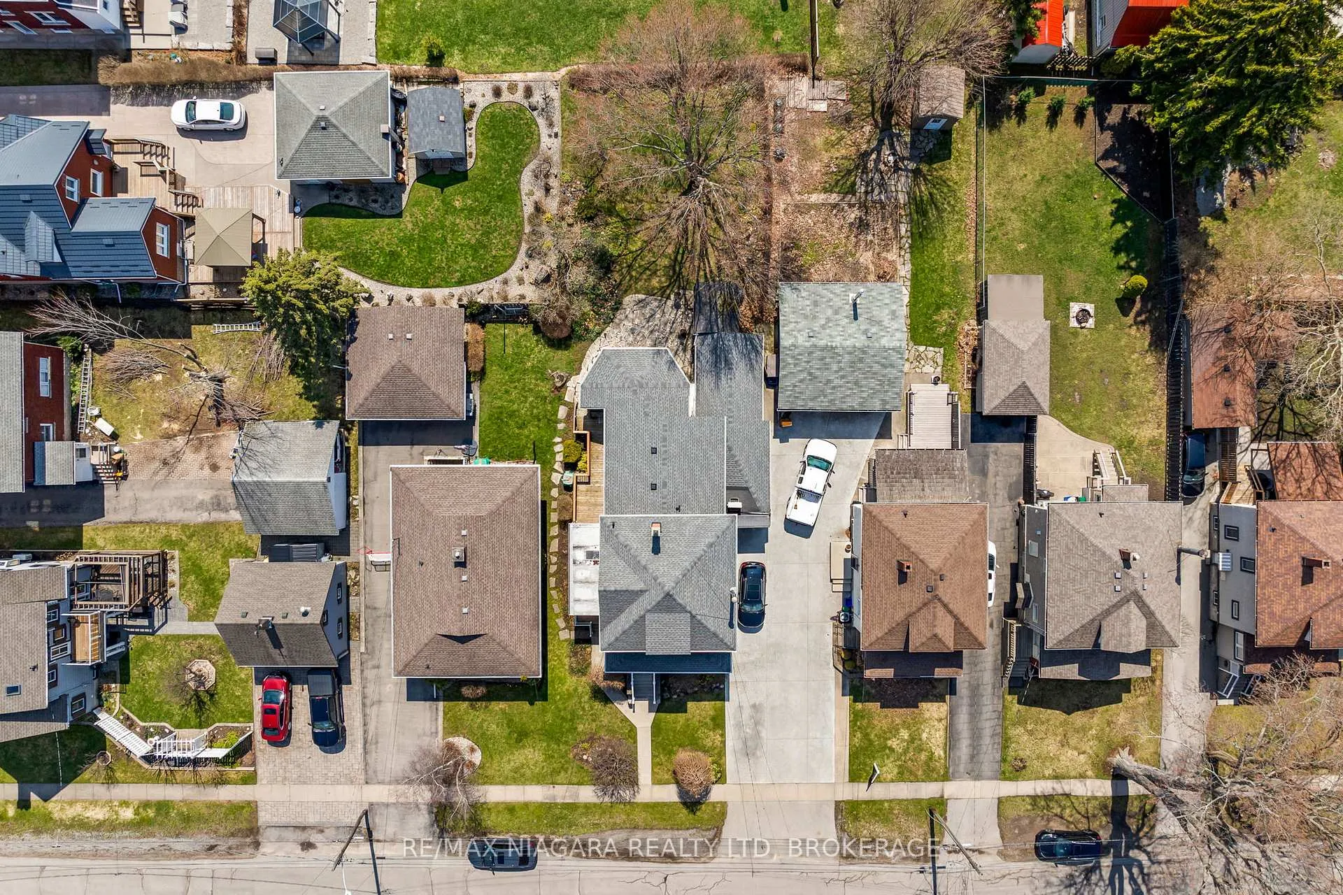 Photo 41 of 294 Stanley Street, Port Colborne, Sugarloaf — HOMEH