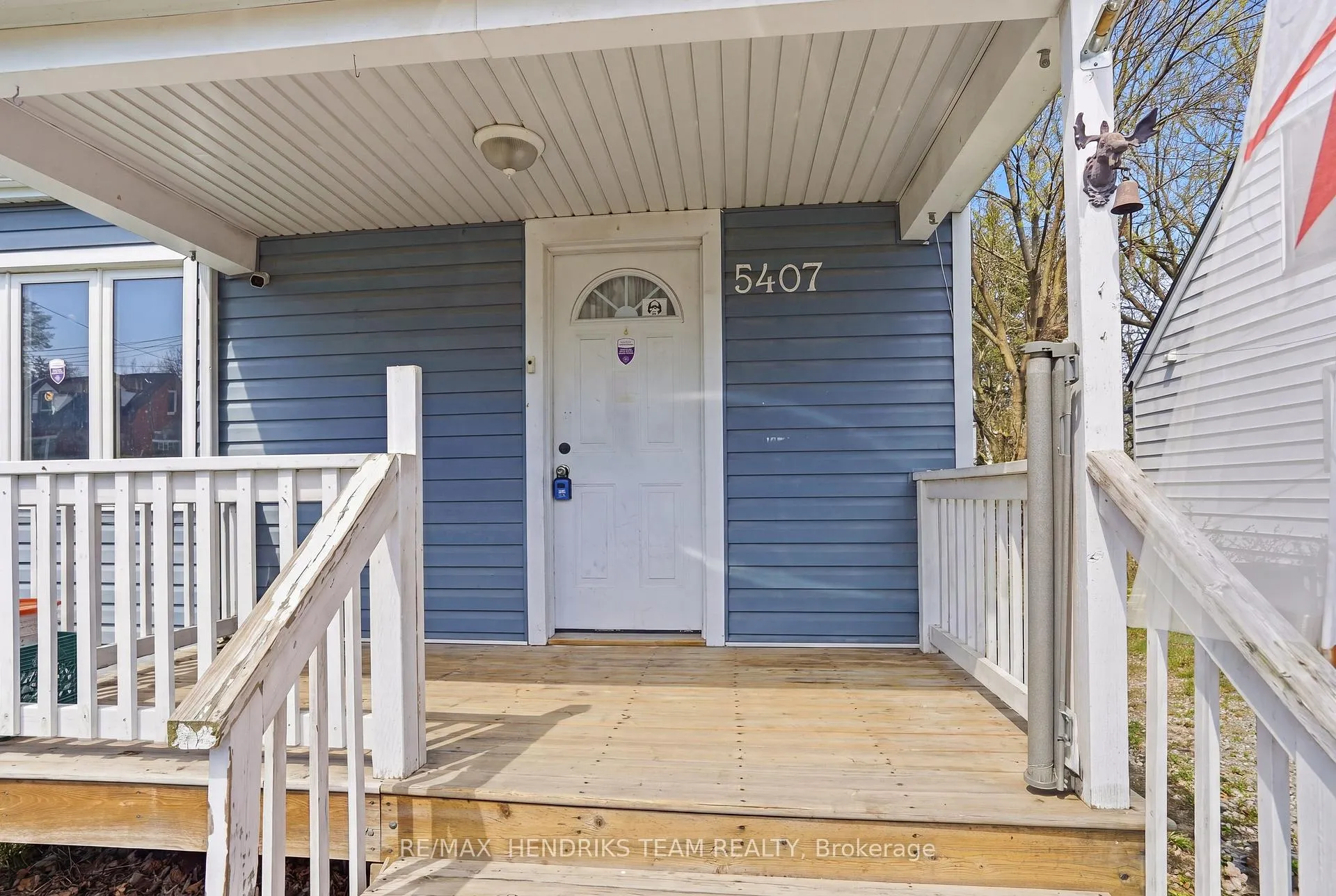 Photo 3 of 5407 Menzie Street, Niagara Falls, Downtown — HOMEH