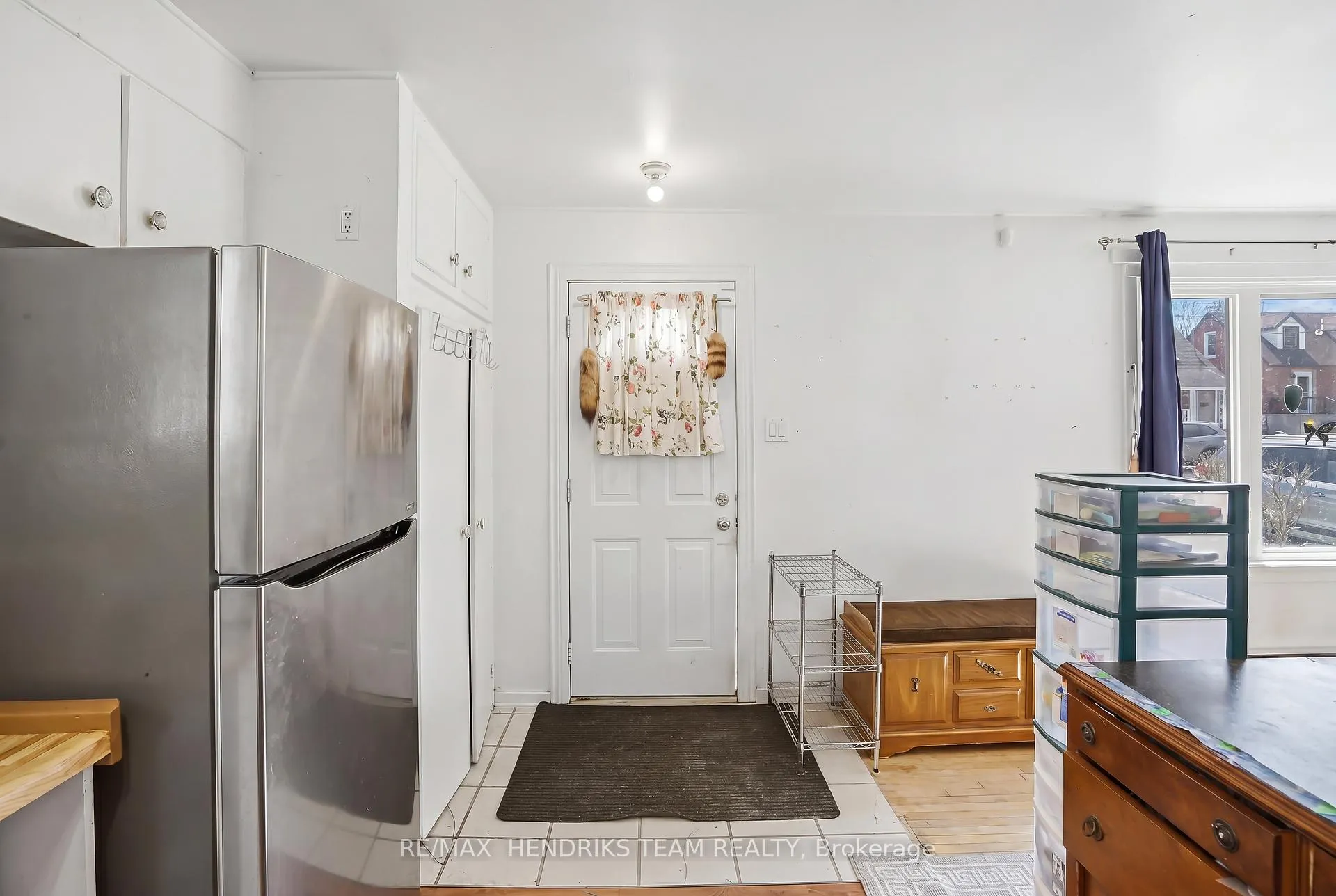 Photo 4 of 5407 Menzie Street, Niagara Falls, Downtown — HOMEH