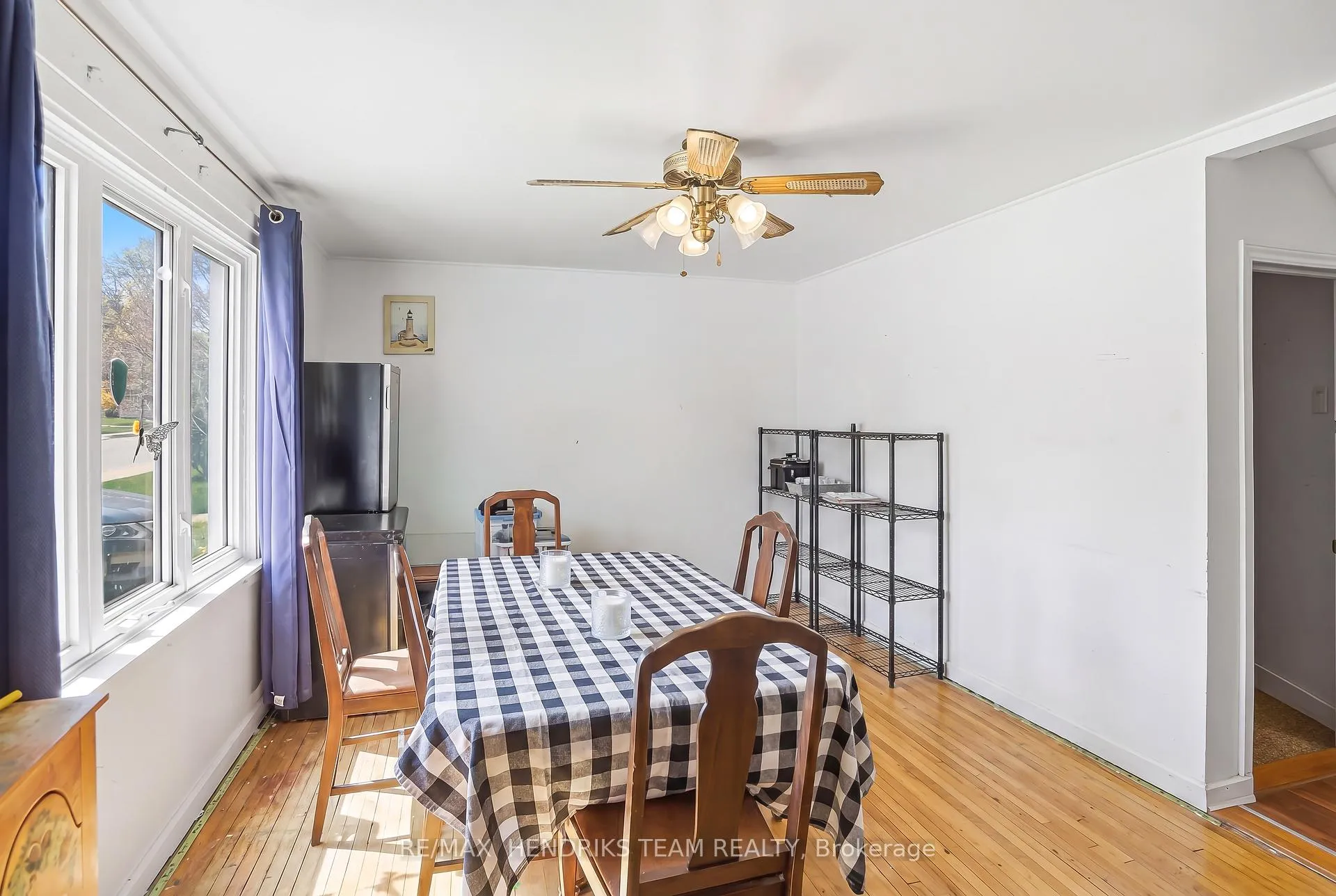 Photo 7 of 5407 Menzie Street, Niagara Falls, Downtown — HOMEH