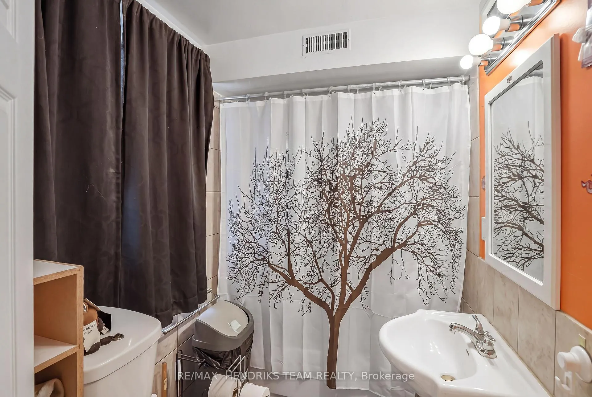 Photo 10 of 5407 Menzie Street, Niagara Falls, Downtown — HOMEH