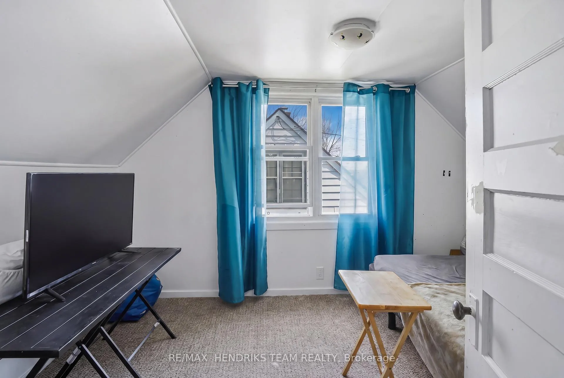 Photo 12 of 5407 Menzie Street, Niagara Falls, Downtown — HOMEH