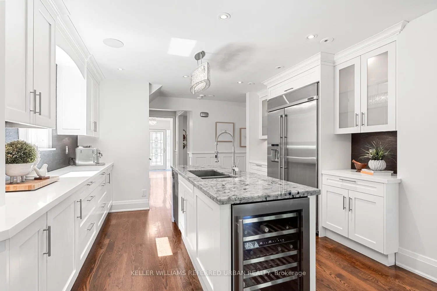 Photo 4 of 5 Lawrence Crescent, Toronto, Lawrence Park South — HOMEH