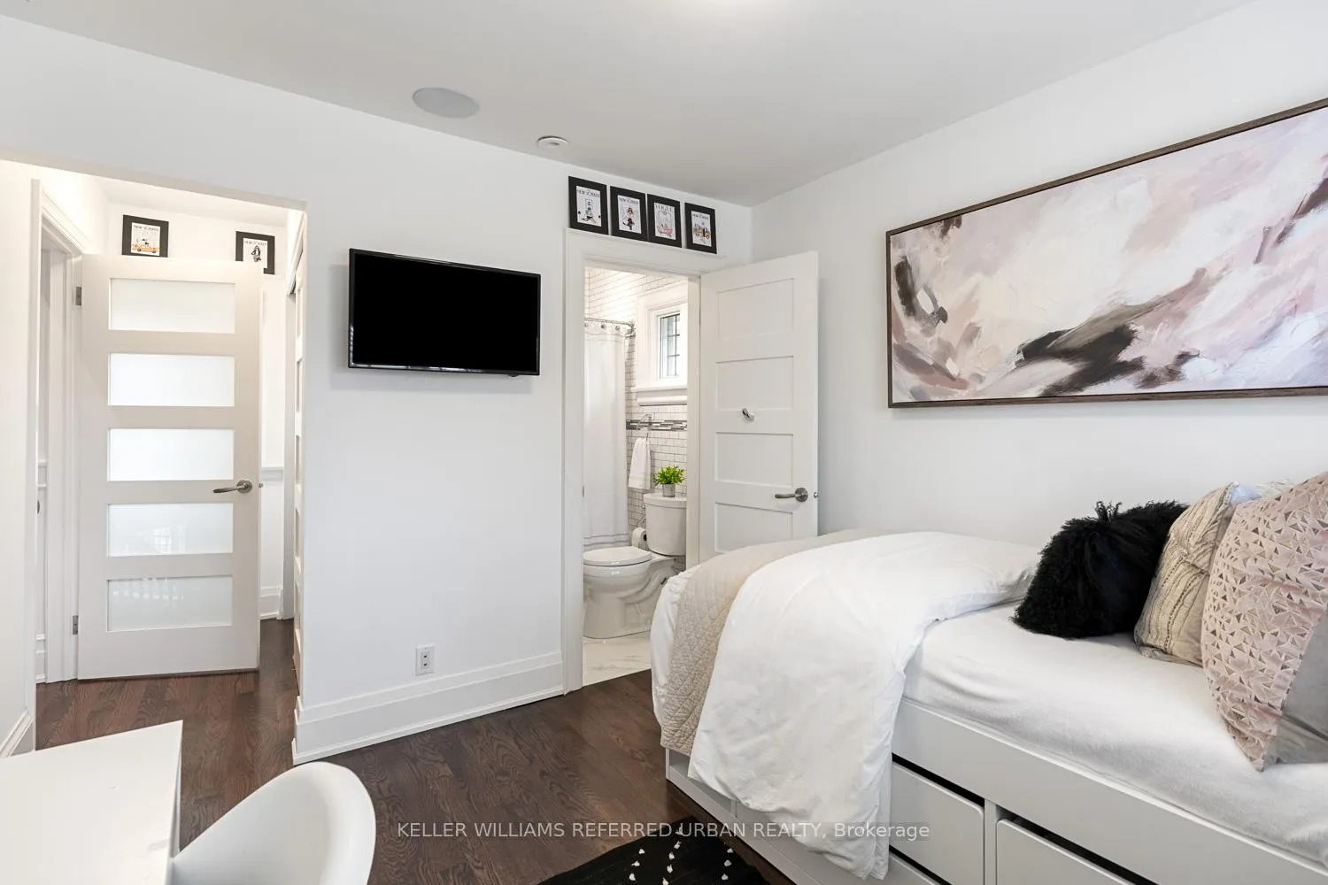 Photo 25 of 5 Lawrence Crescent, Toronto, Lawrence Park South — HOMEH