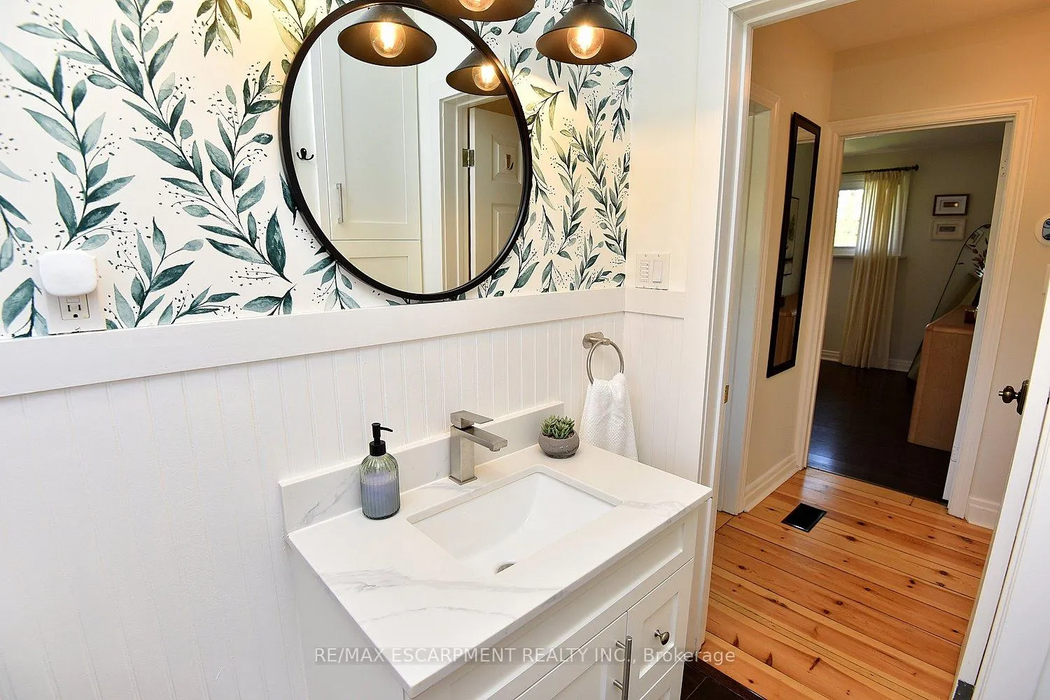 Photo 25 of 16 Church Street, Hamilton, Waterdown — HOMEH
