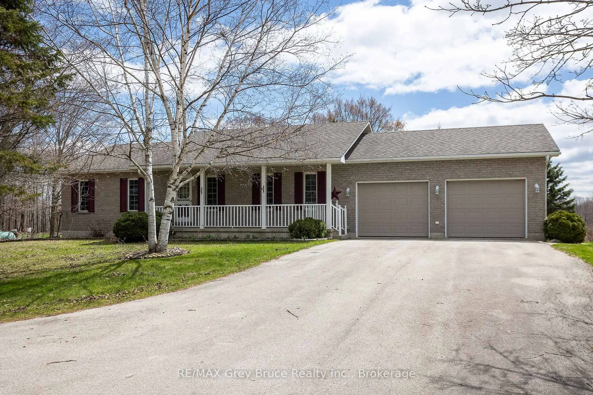 Front of 258913 Gordon Sutherland Parkway