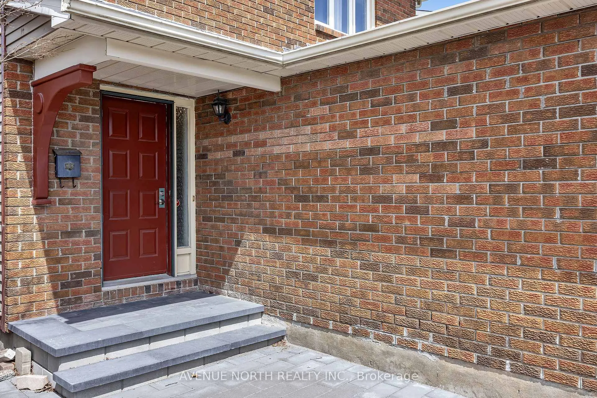 Photo 4 of 365 Lefebvre Way, Ottawa, Bilberry Creek/Queenswood Heights — HOMEH