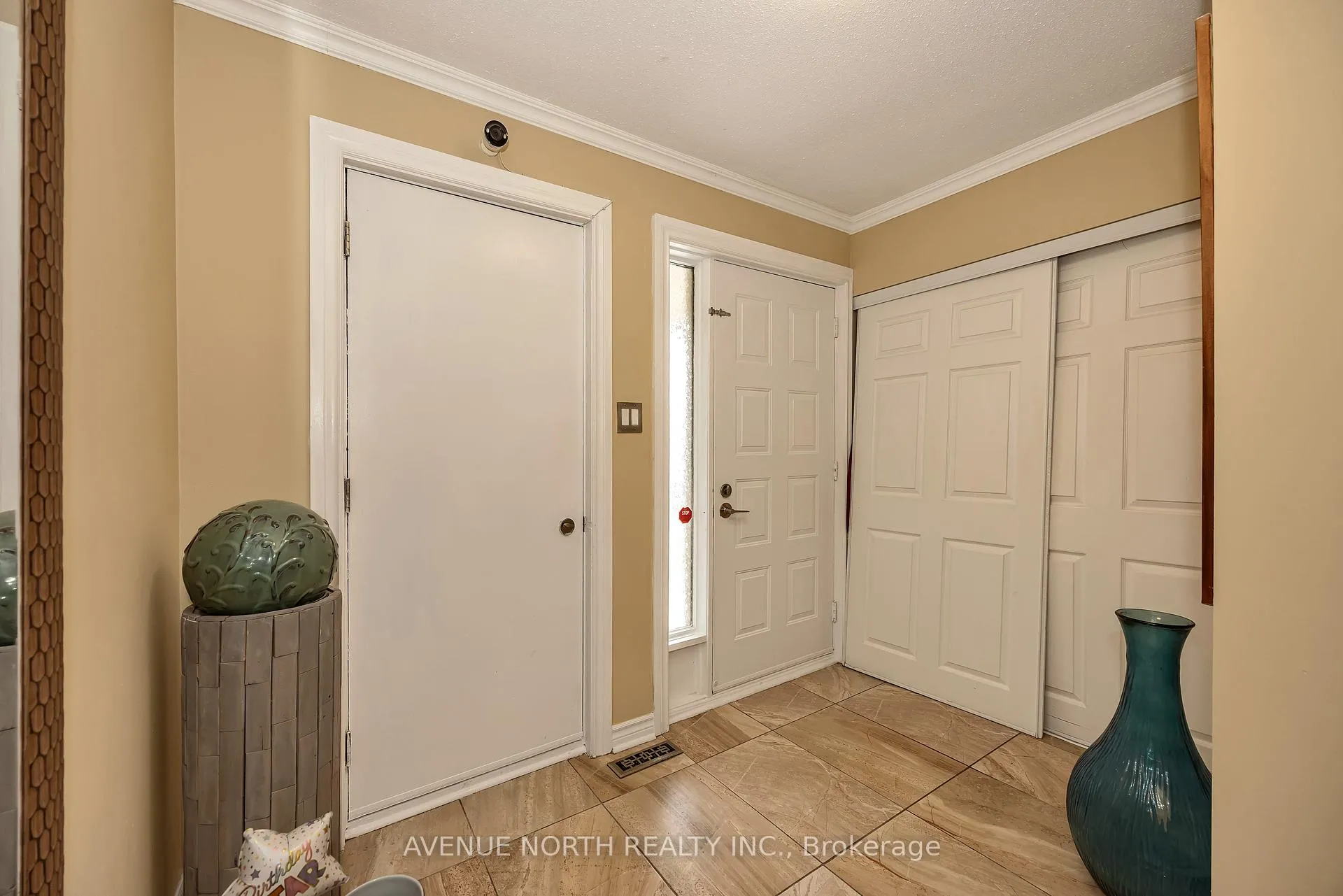 Photo 5 of 365 Lefebvre Way, Ottawa, Bilberry Creek/Queenswood Heights — HOMEH