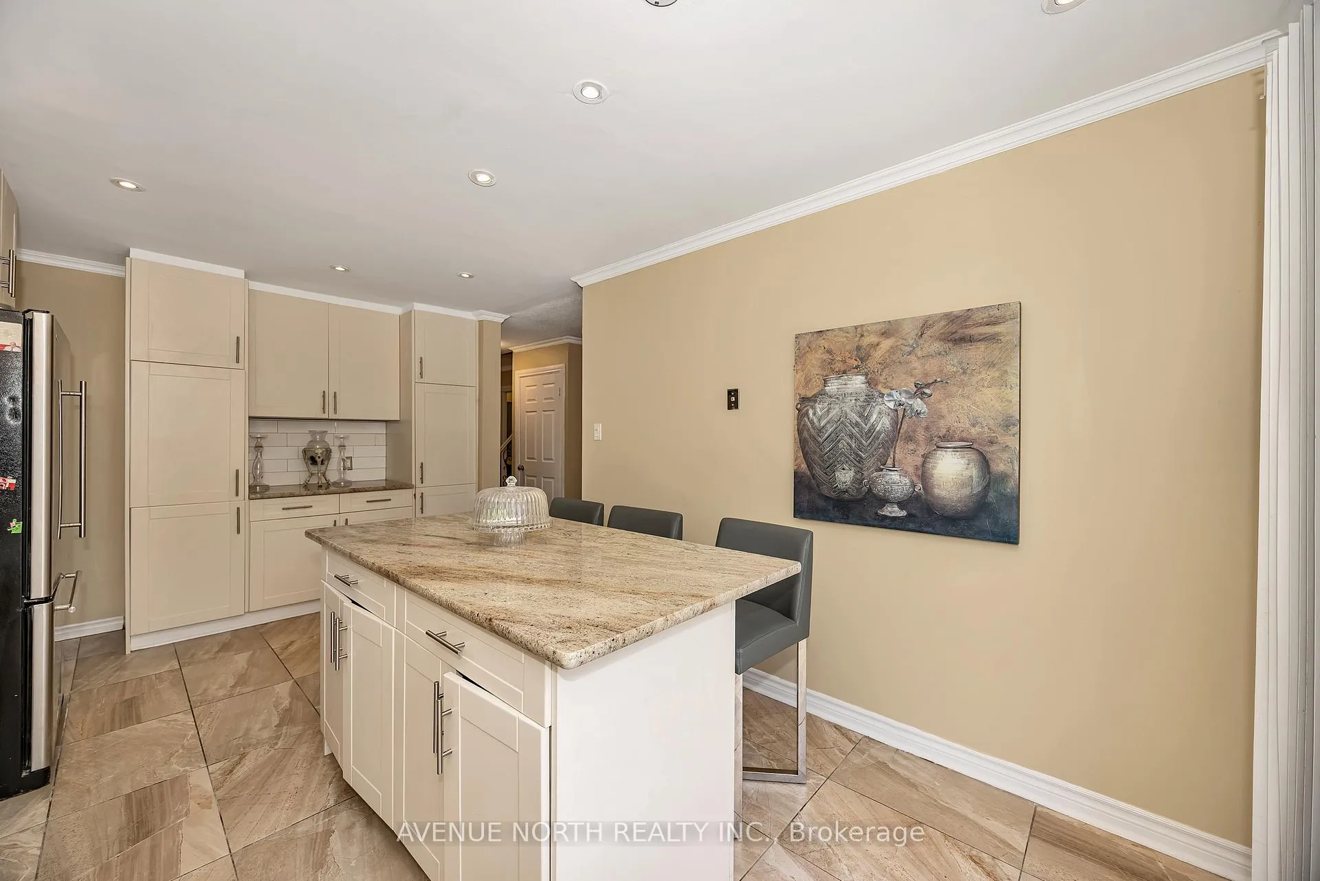 Photo 11 of 365 Lefebvre Way, Ottawa, Bilberry Creek/Queenswood Heights — HOMEH