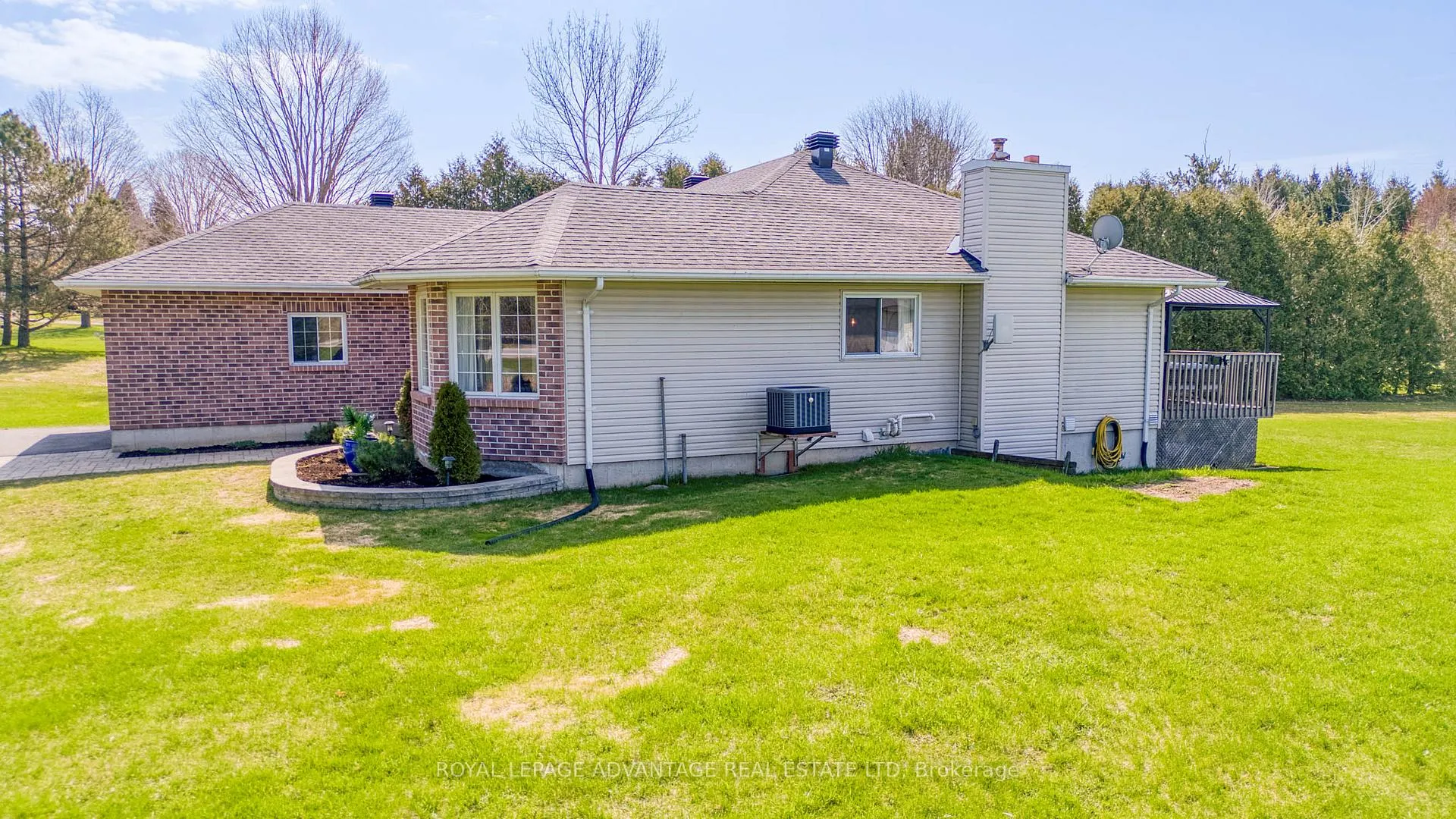Photo 3 of 307 Somerville Drive, Tay Valley, Bathurst/Burgess & Sherbrooke (Bathurst) Twp — HOMEH