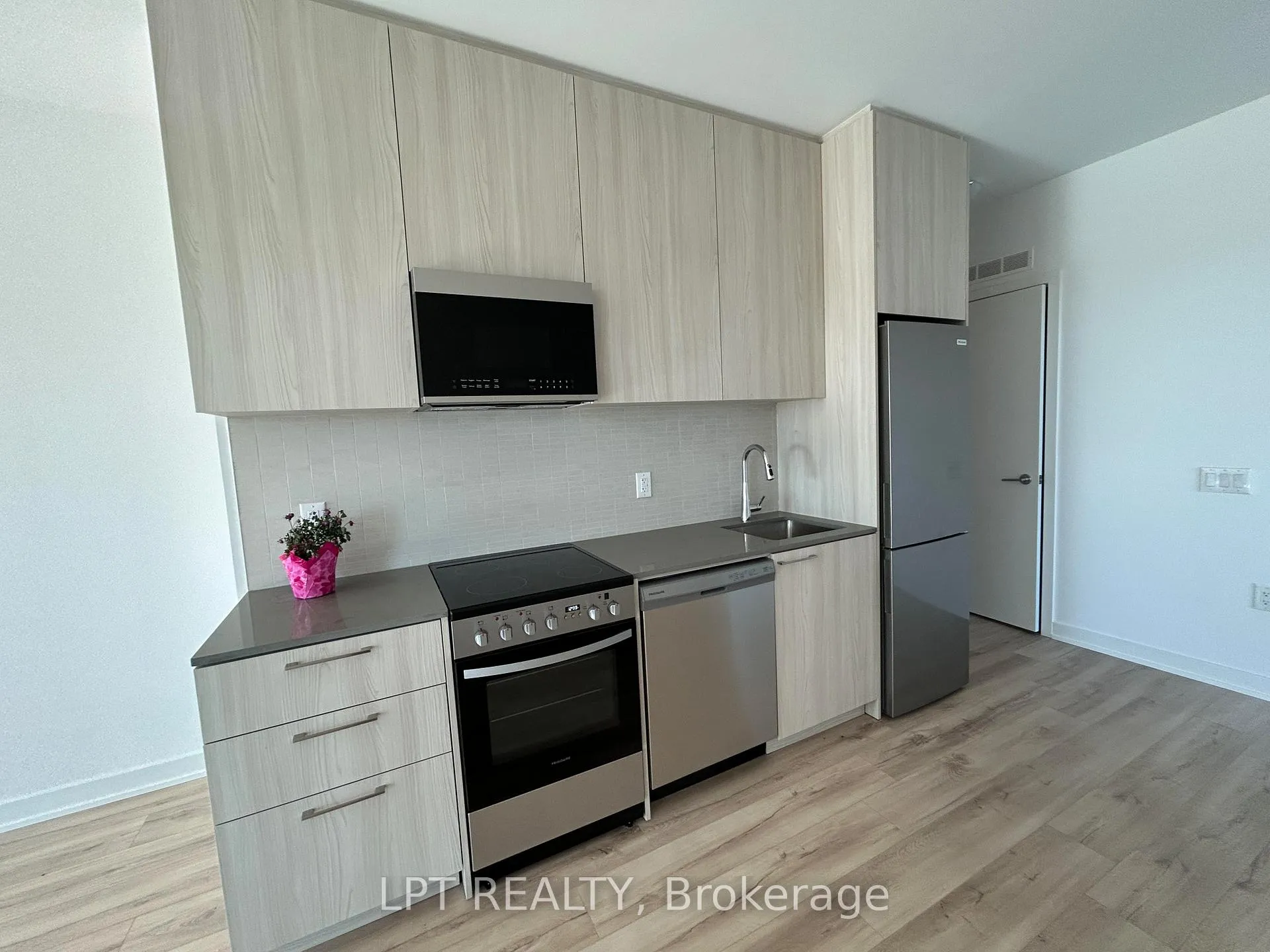 Photo 10 of Unit 1109, 7437 Kingston Road, Scarborough, Rouge — HOMEH