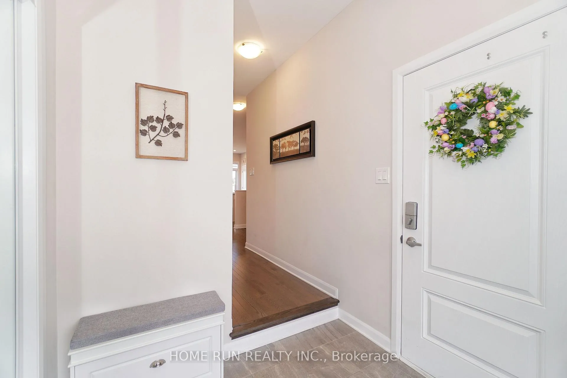 Photo 2 of 831 Dynasty Street, Ottawa, Avalon East — HOMEH