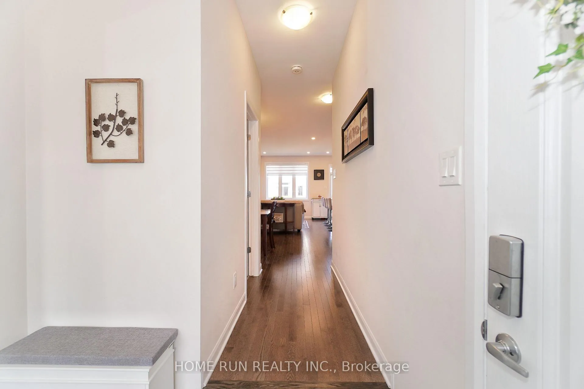 Photo 3 of 831 Dynasty Street, Ottawa, Avalon East — HOMEH