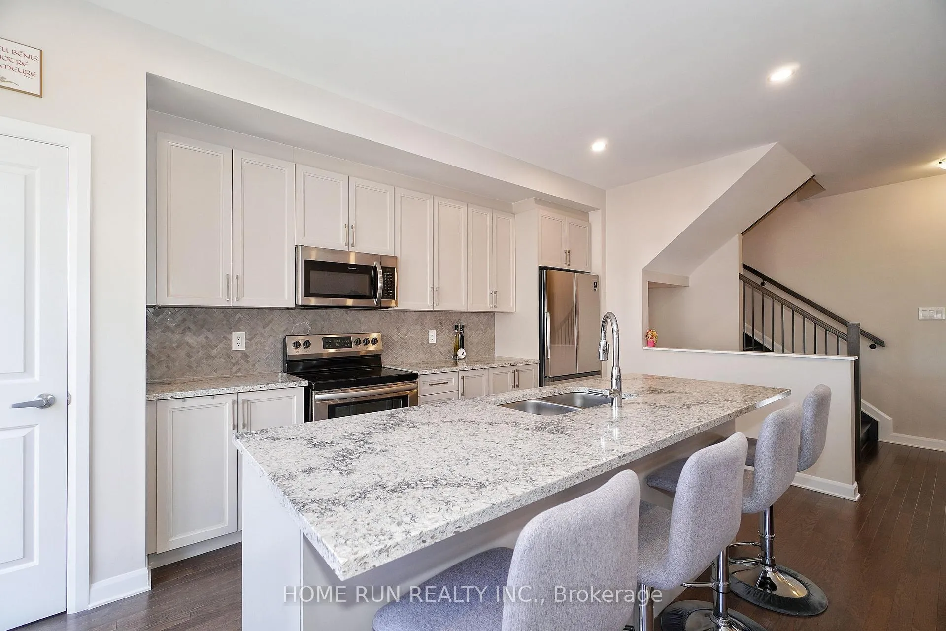 Photo 7 of 831 Dynasty Street, Ottawa, Avalon East — HOMEH