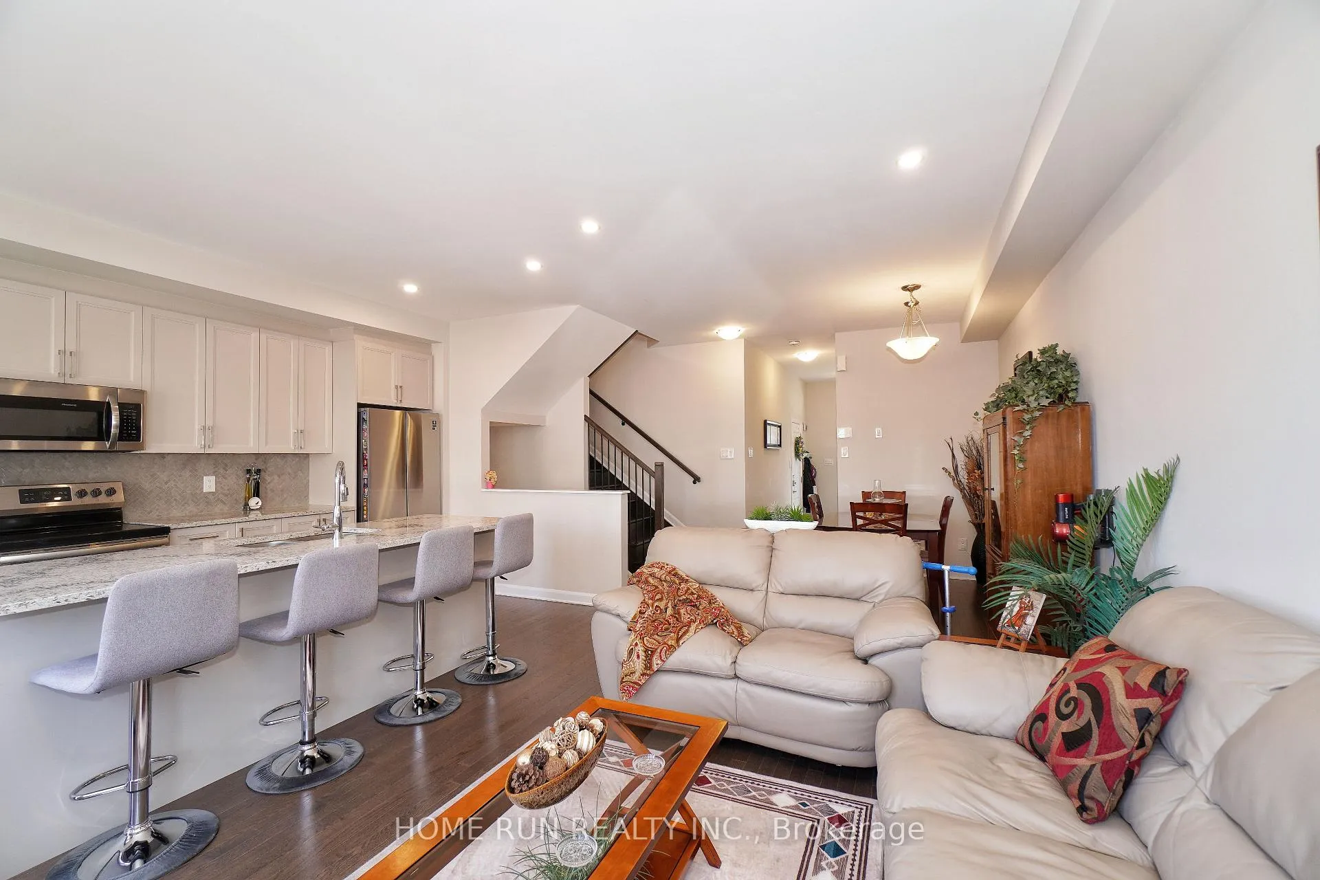 Photo 11 of 831 Dynasty Street, Ottawa, Avalon East — HOMEH