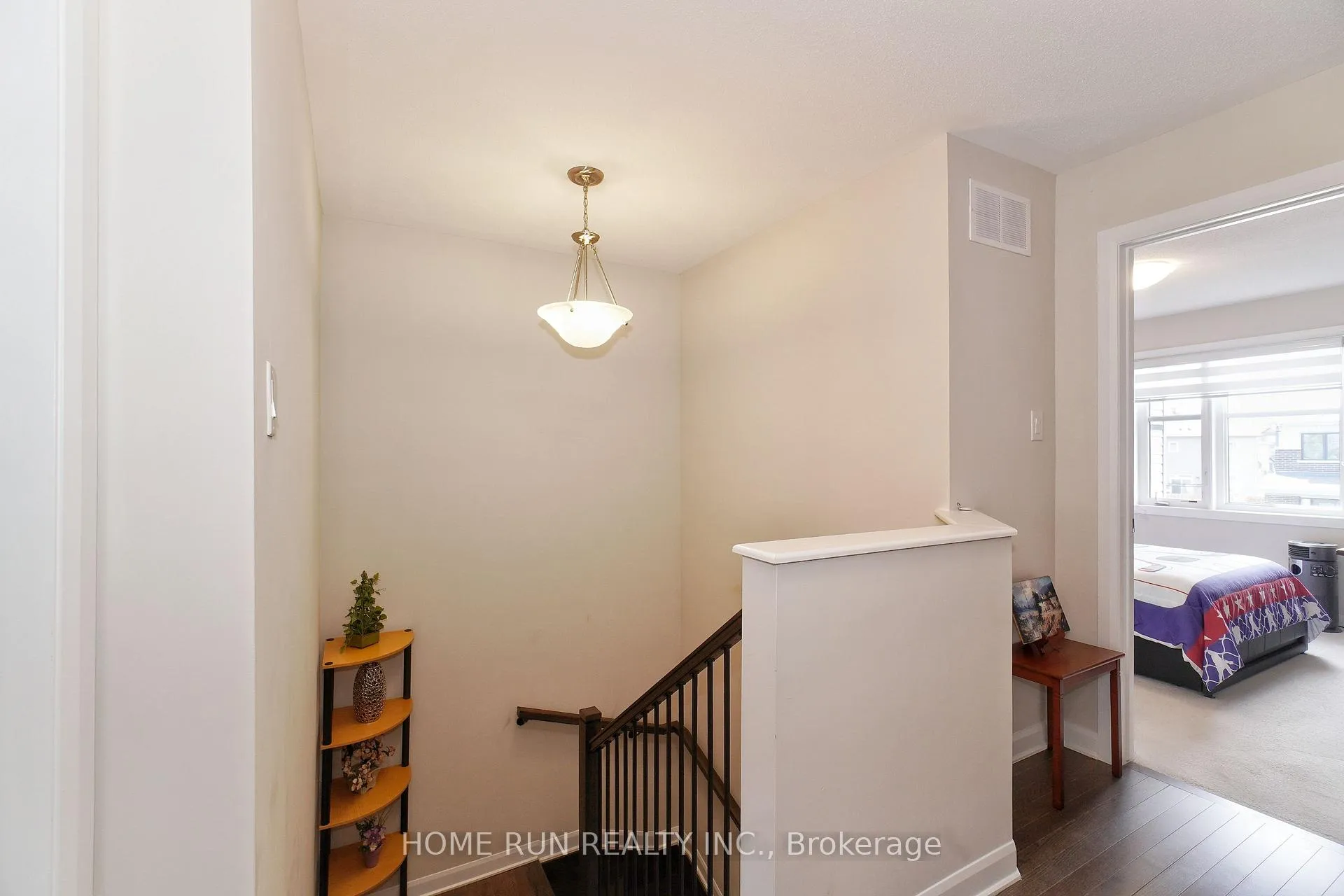 Photo 18 of 831 Dynasty Street, Ottawa, Avalon East — HOMEH