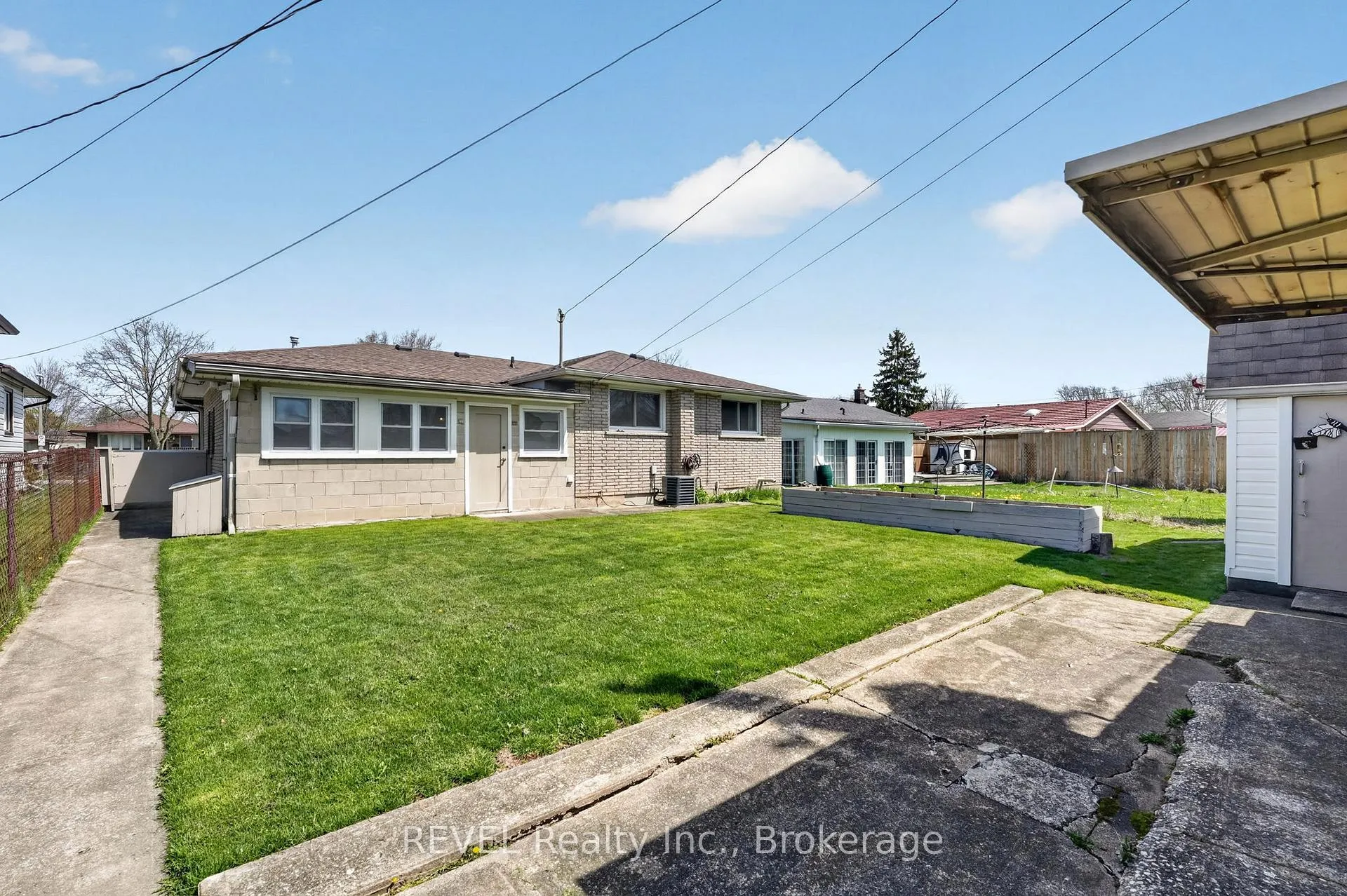 Photo 42 of 15 Woodgate Drive, Welland, N. Welland — HOMEH