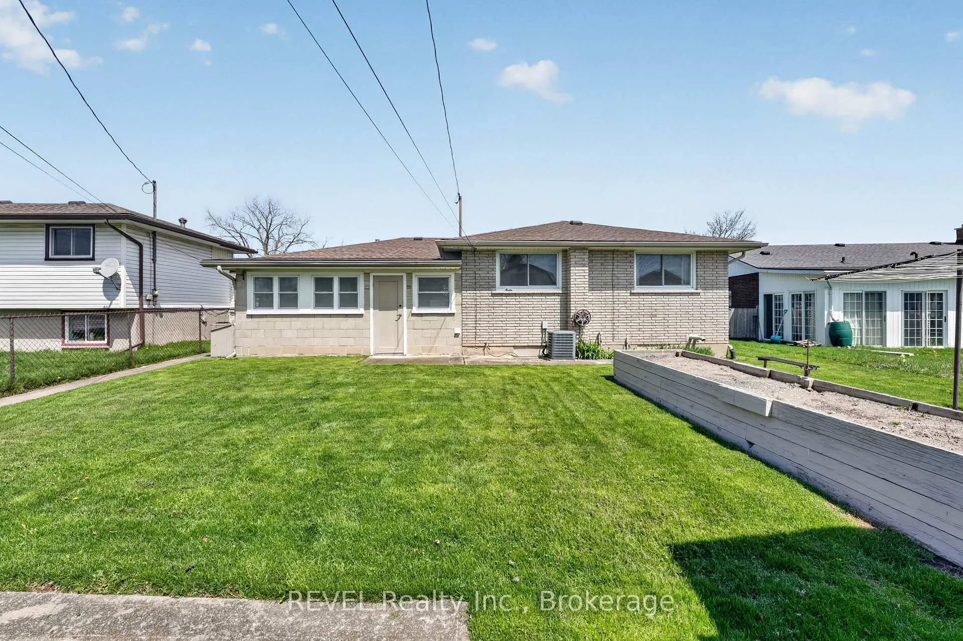 Photo 44 of 15 Woodgate Drive, Welland, N. Welland — HOMEH
