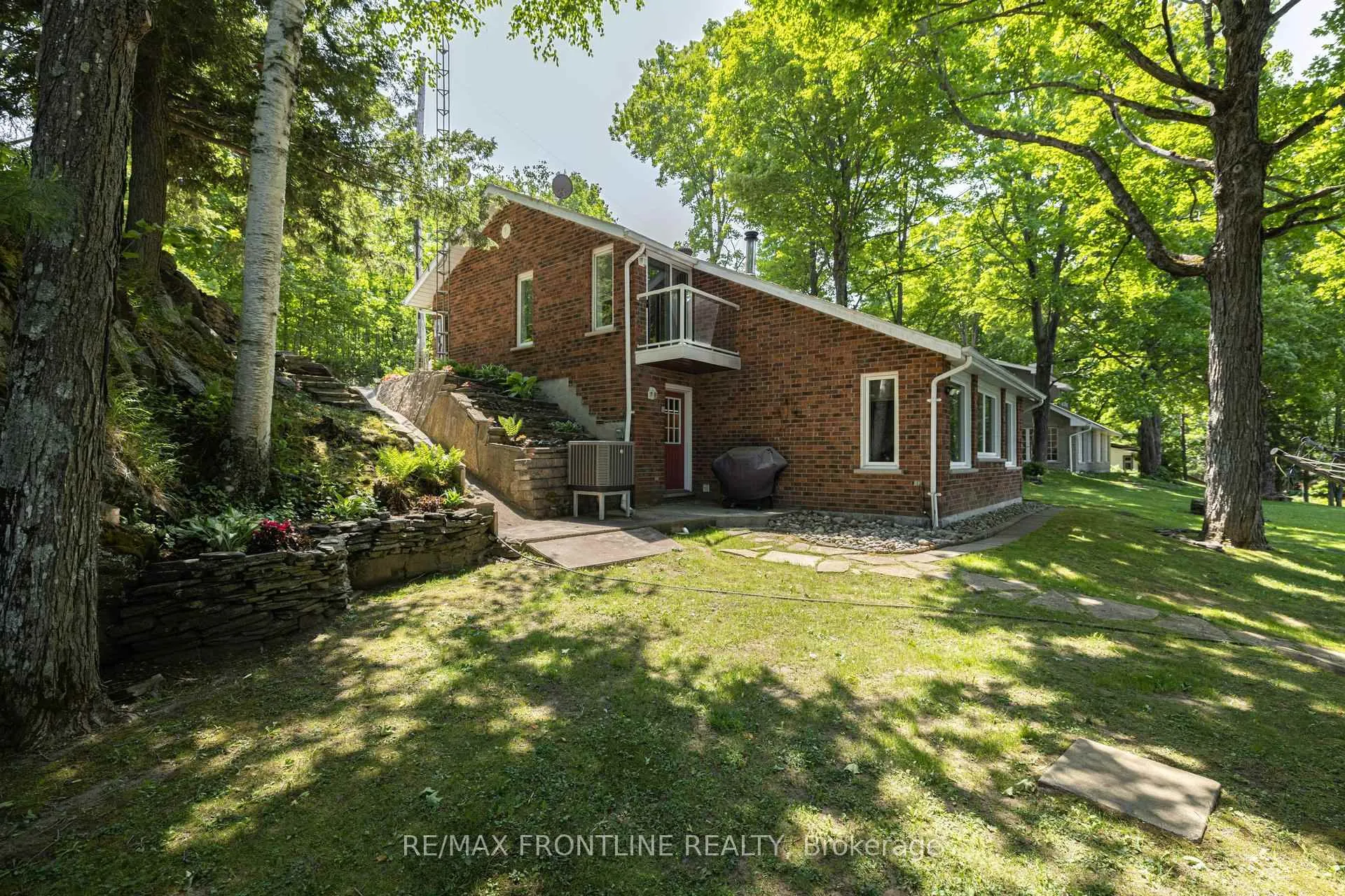 Photo 2 of 1047 Country Lane, Frontenac, Frontenac Centre — HOMEH