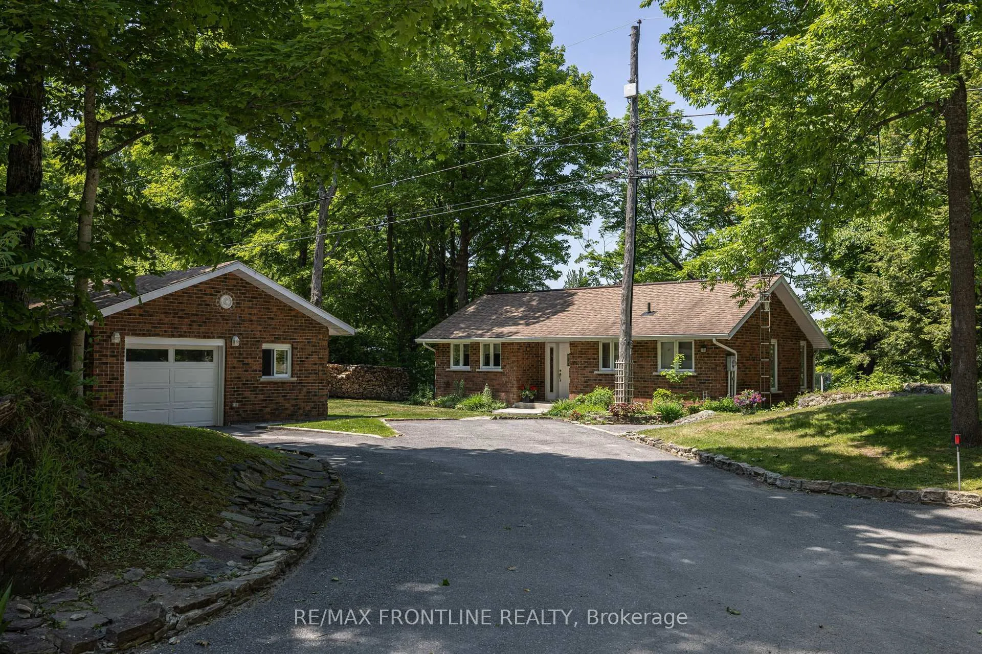 Photo 5 of 1047 Country Lane, Frontenac, Frontenac Centre — HOMEH